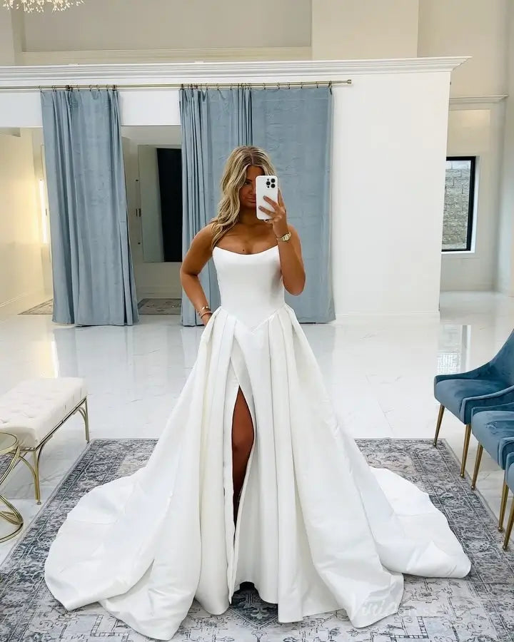 Elegant Satin Strapless Wedding Dress with Structured Bodice, High Slit & Dramatic Chapel Train – MS128-wedding dresses 2025 -Viniodress-Ivory-Custom Size-