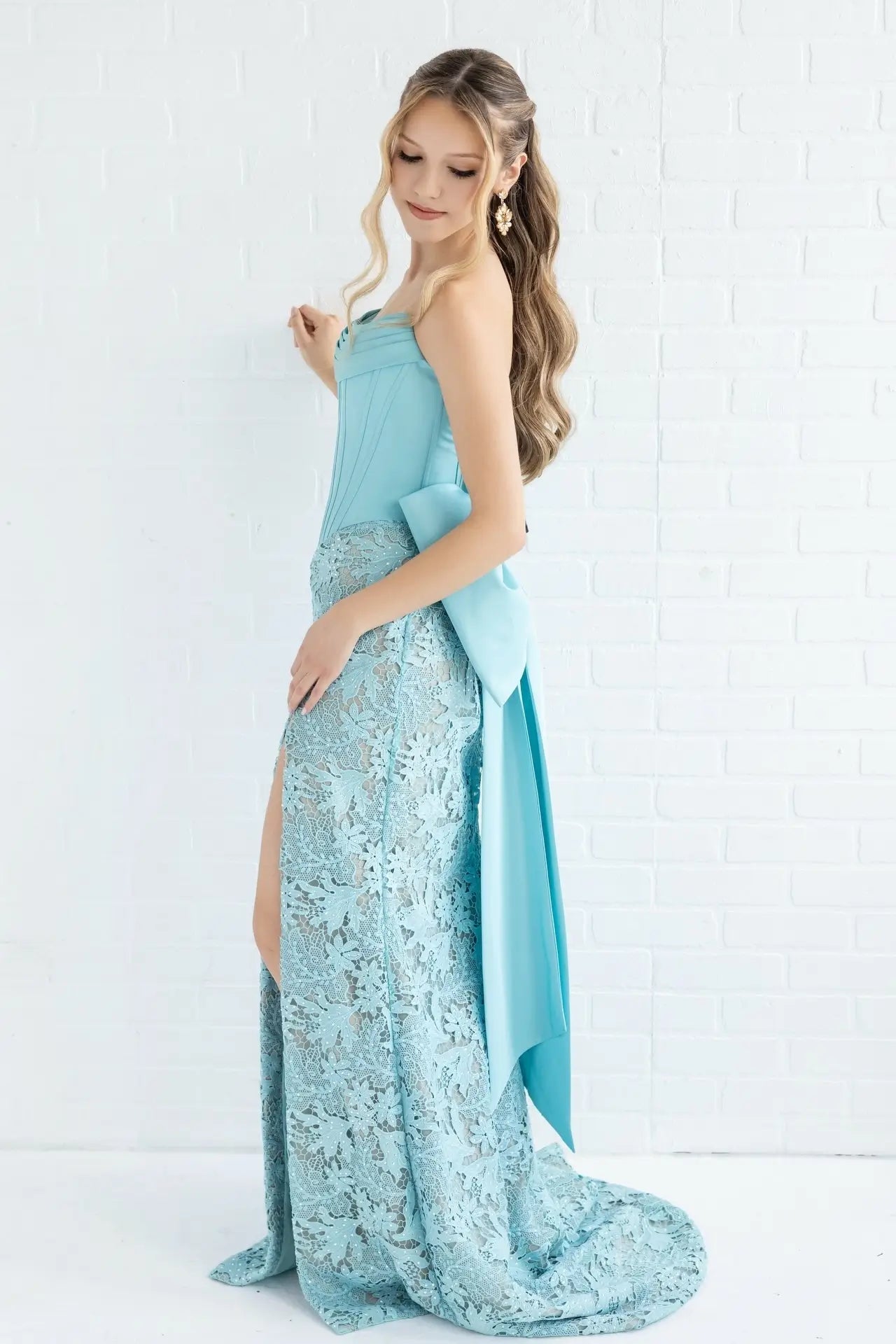 Elegant Strapless Lace Mermaid Prom Dress with Satin Corset Bodice, Oversized Bow Back & High Slit – LP047-Prom Dresses 2026-Viniodress-Light Blue-US 0-