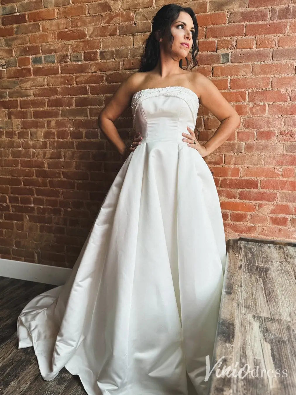 Elegant Strapless Satin Wedding Dress with Pearl Bow, Buttons Down Back & Pockets – VW2614-wedding dresses 2025 -Viniodress-Ivory-Custom Size-