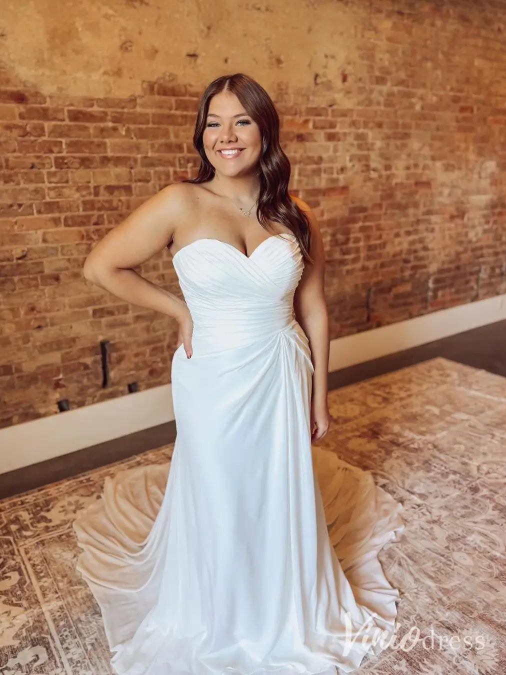 Elegant Strapless Sweetheart Chiffon Wedding Dress with Draped Bodice and Flowing Train – MN113-wedding dresses 2025 -Viniodress-Ivory-Custom Size-