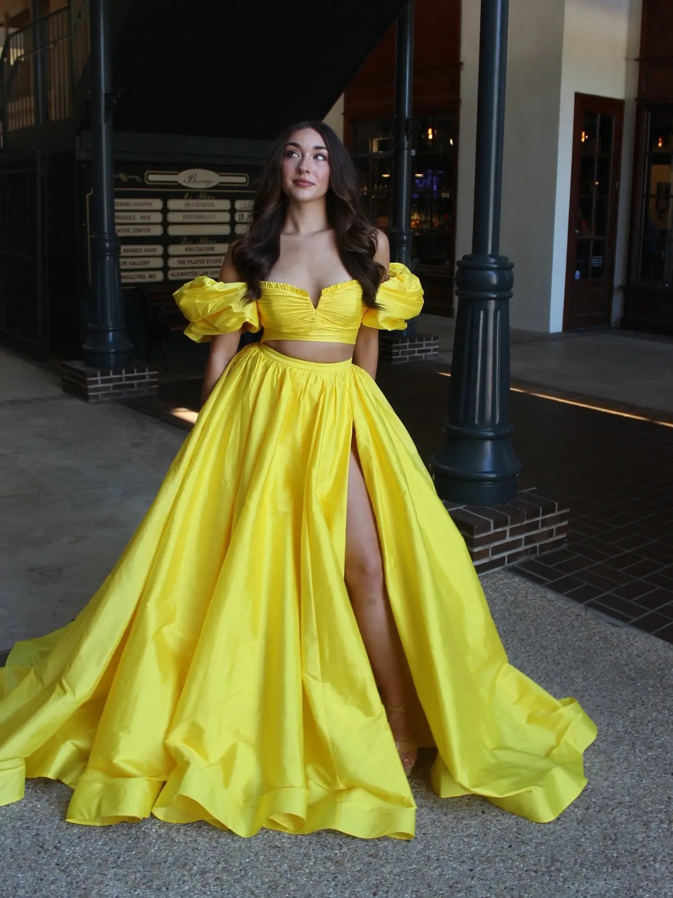 Elegant Two-Piece Satin Prom Dress with Slit & Puffed Sleeves – Style FD5168-prom dresses 2025 -Viniodress-Green-Custom Size-