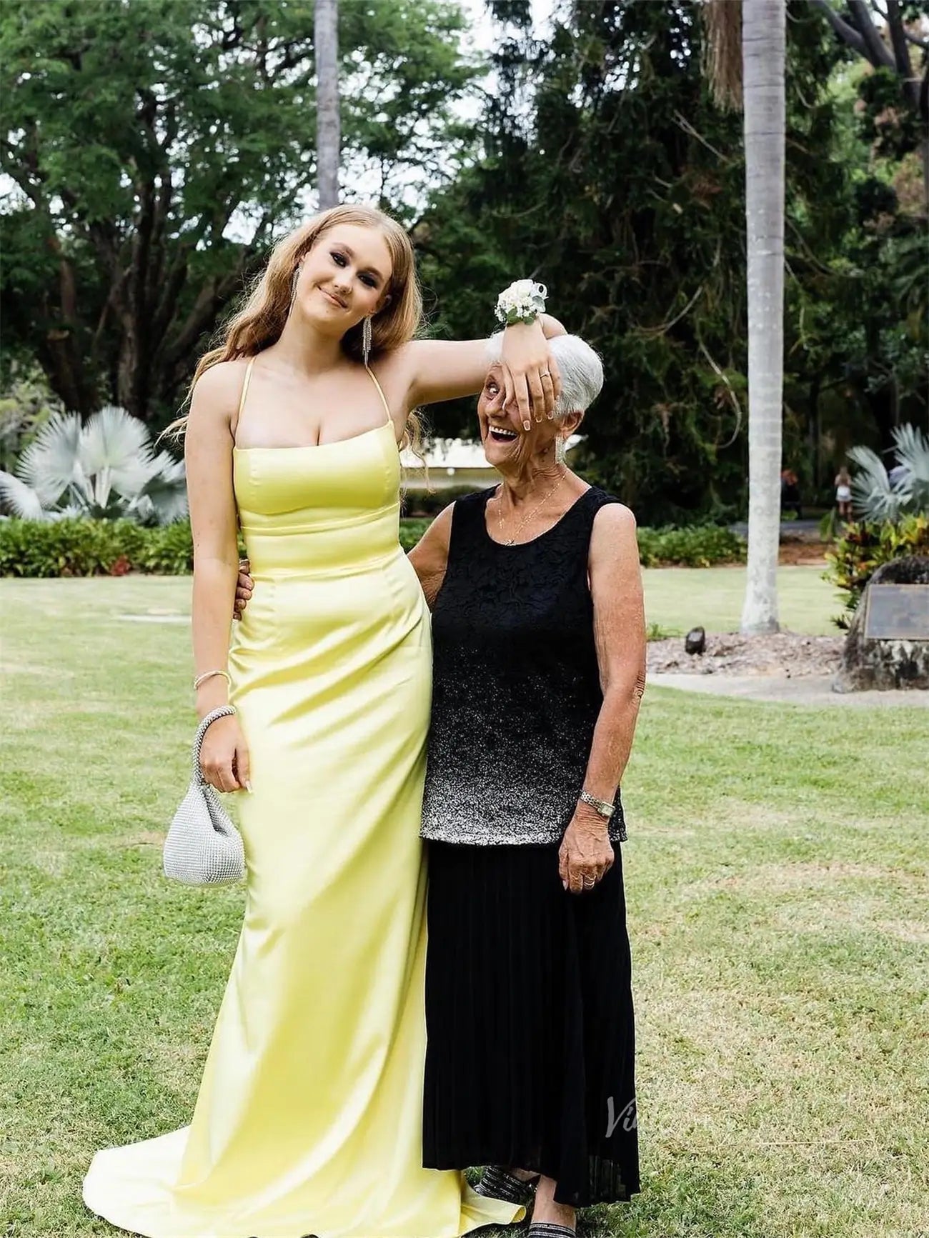 Elegant Yellow Sheath Prom Dress | Spaghetti Strap Simple Satin Evening Gown – FD6055-prom dresses 2025 -Viniodress-Yellow-Custom Size-