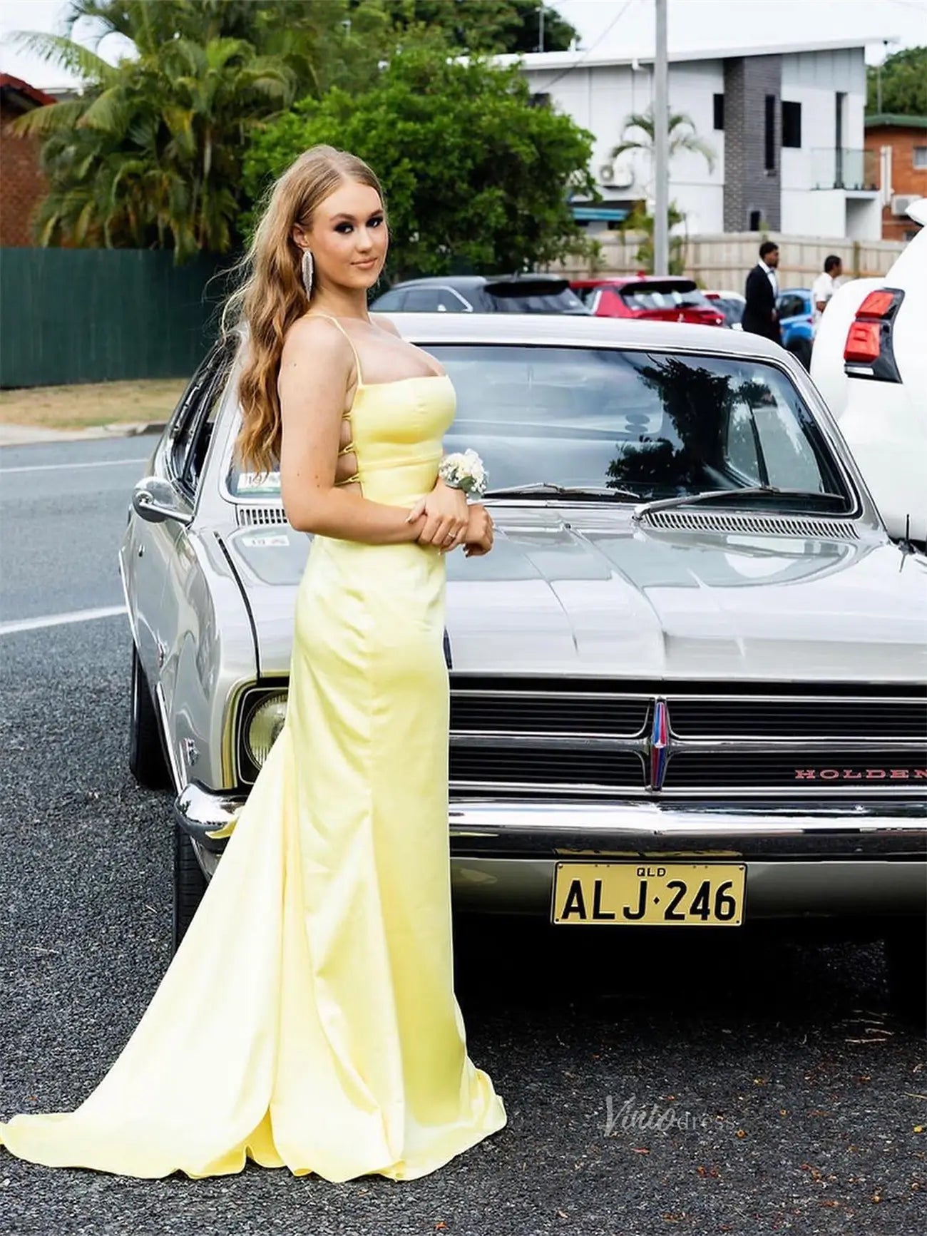 Elegant Yellow Sheath Prom Dress | Spaghetti Strap Simple Satin Evening Gown – FD6055-prom dresses 2025 -Viniodress-Yellow-Custom Size-