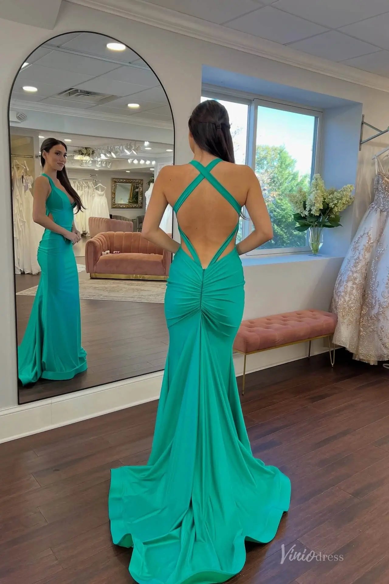 Emerald Green Halter Mermaid Prom Dress with Deep V Neck, Open Criss Cross Back & Sweep Train – SS155-prom dresses 2026-Viniodress-Emerald-Custom Size-