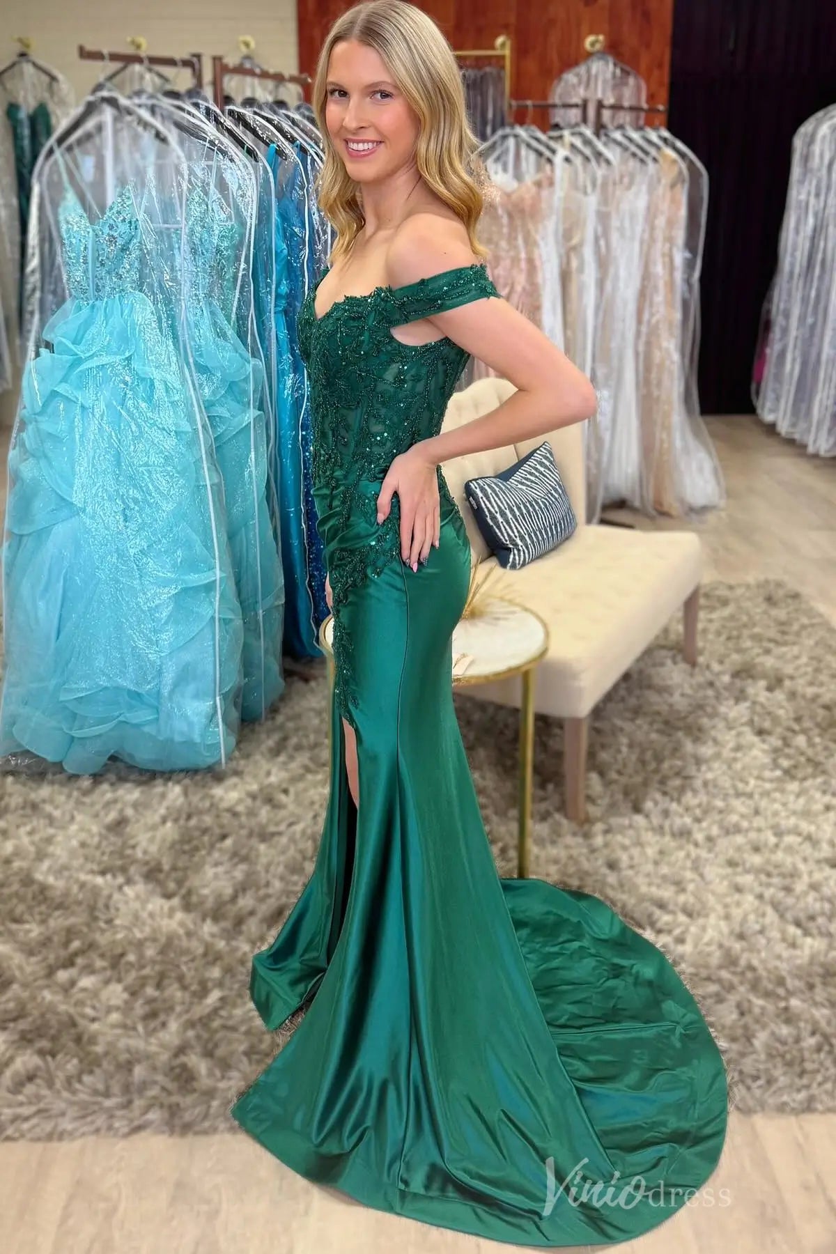 Emerald Green Off-Shoulder Satin Prom Dress with Sequin Lace Bodice, High Slit & Sweep Train – SS110-prom dresses 2025 -Viniodress-Emerald-Custom Size-