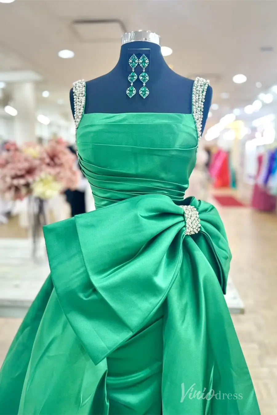Emerald Green Pageant Dress with Pearl Straps, Satin Overskirt, and Dramatic Bow – PG003-prom dresses 2025 -Viniodress-Green-Custom Size-