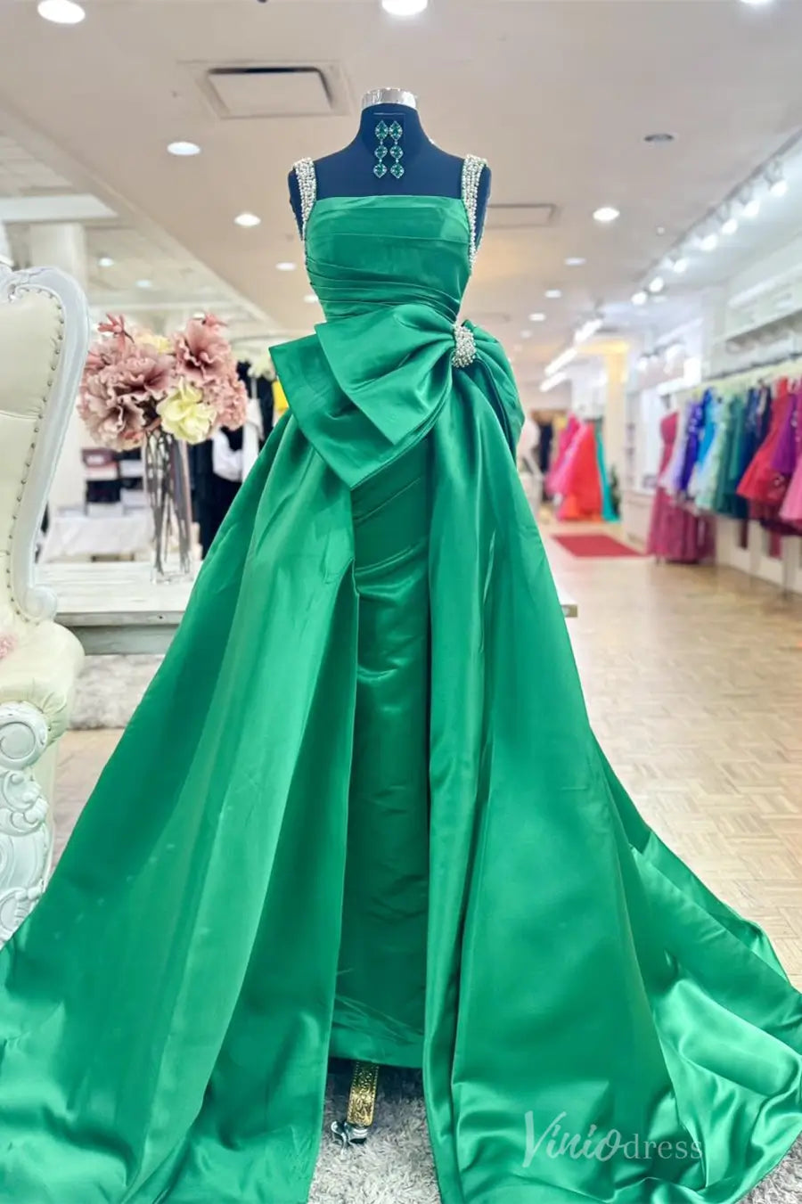 Emerald Green Pageant Dress with Pearl Straps, Satin Overskirt, and Dramatic Bow – PG003-prom dresses 2025 -Viniodress-Green-Custom Size-
