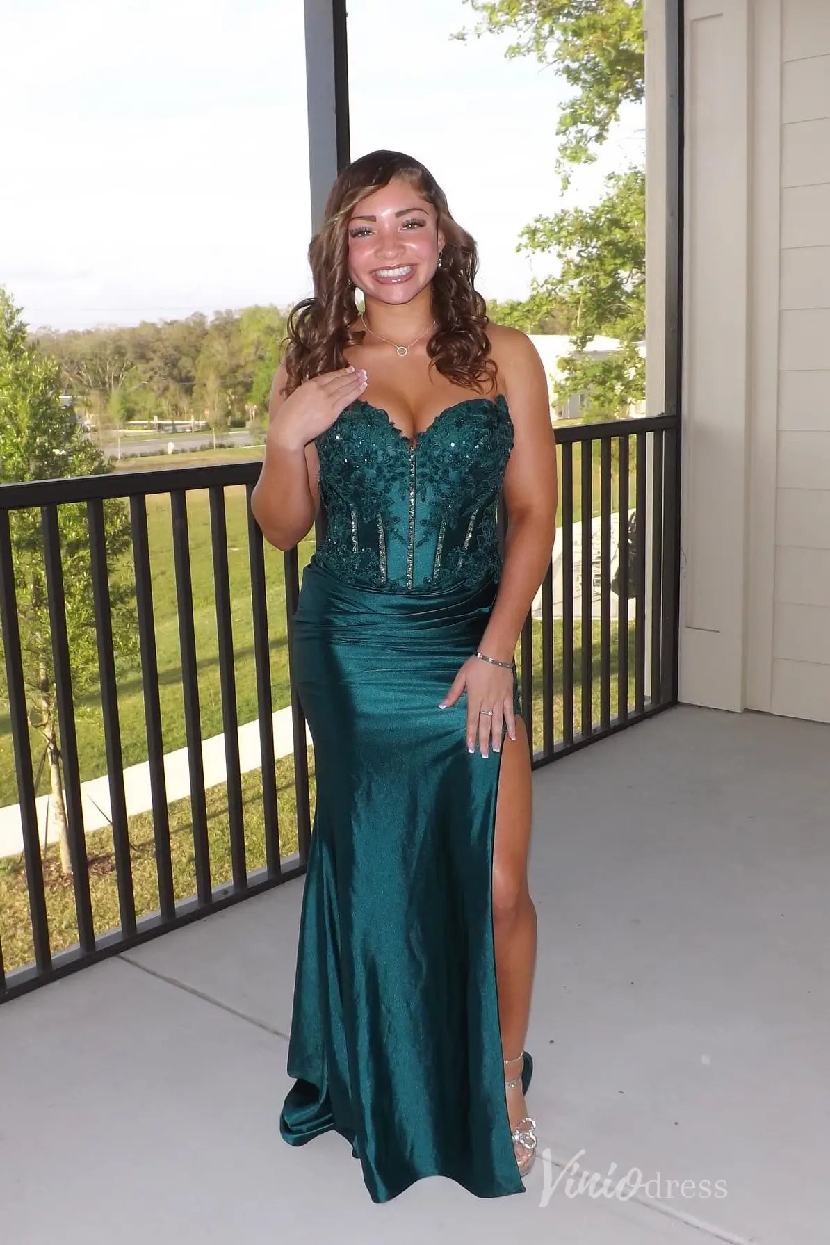Emerald Green Strapless Prom Dress with Beaded Lace Corset, Satin Skirt, High Slit – SS089-prom dresses 2025 -Viniodress-Emerald-Custom Size-