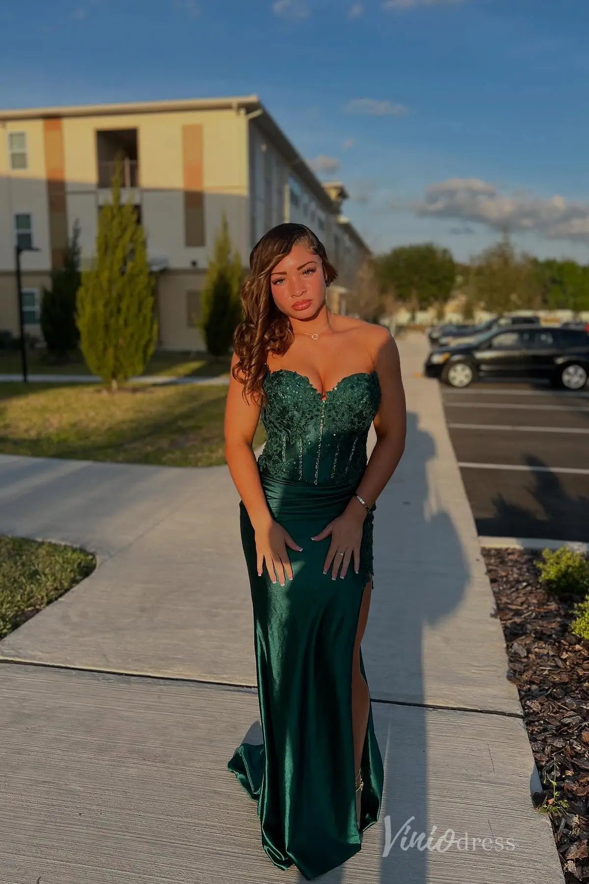 Emerald Green Strapless Prom Dress with Beaded Lace Corset, Satin Skirt, High Slit – SS089-prom dresses 2025 -Viniodress-Emerald-Custom Size-