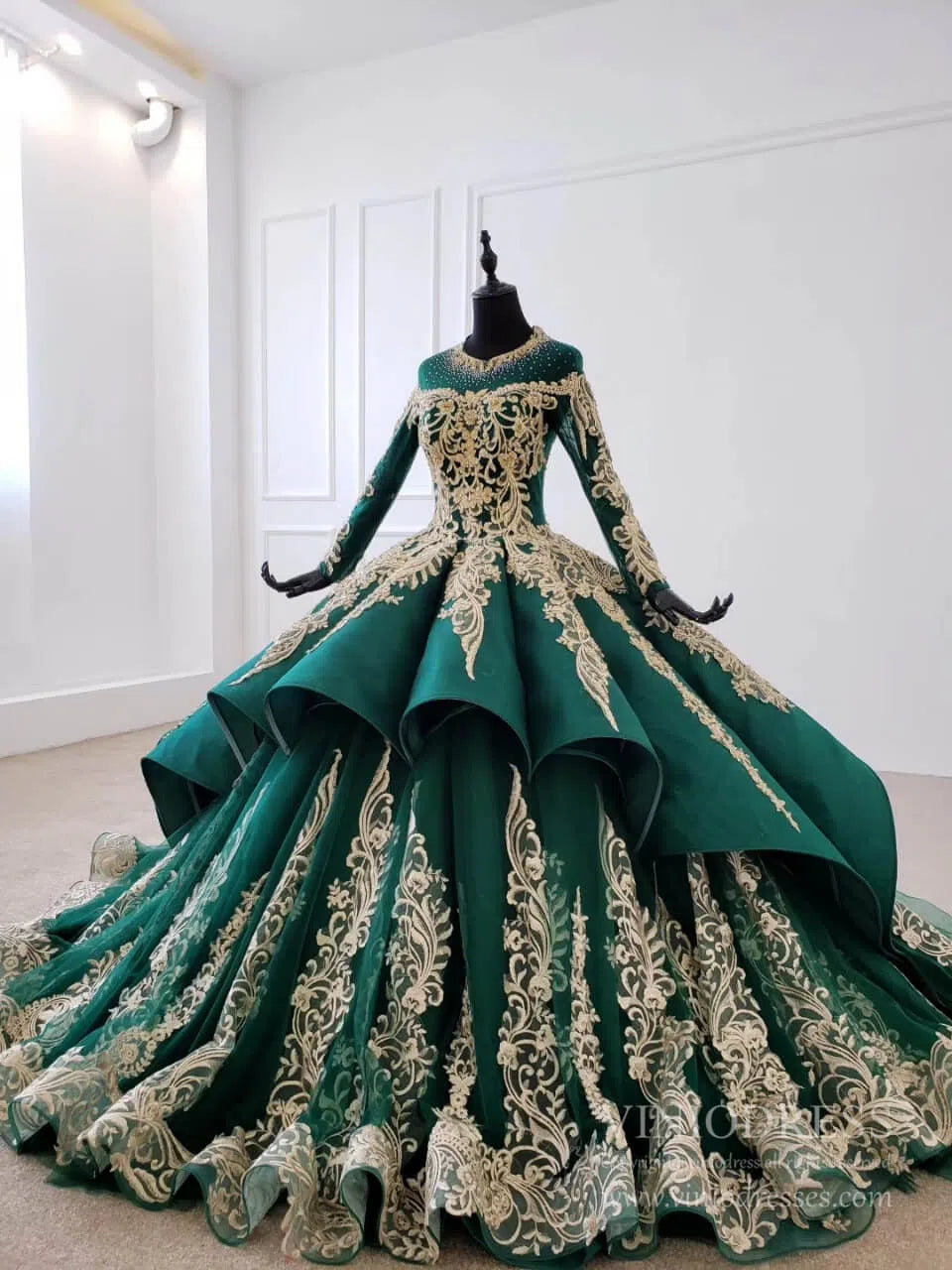 Wedding Dress With Emerald Green Accents Emerald Green Wedding Dresses Muslim Formal Dress FD2150 As Picture / Wedding Dress With Emerald Green Accents Emerald Green Wedding Dresses Muslim Formal Dress FD2150 As Picture /