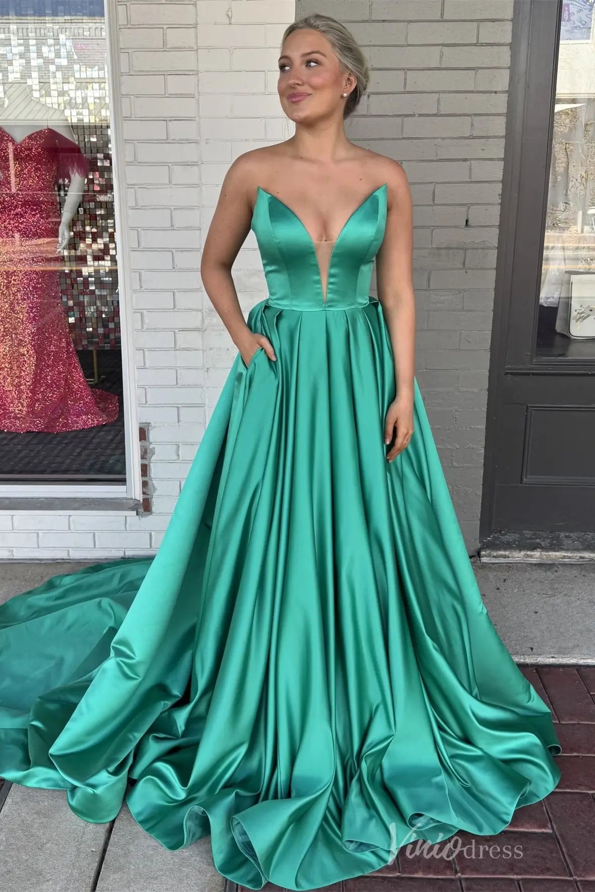Emerald Satin Prom Dress with Deep V Neckline, Structured Corset Bodice, Pockets – AS023-prom dresses 2025 -Viniodress-Green-Custom Size-