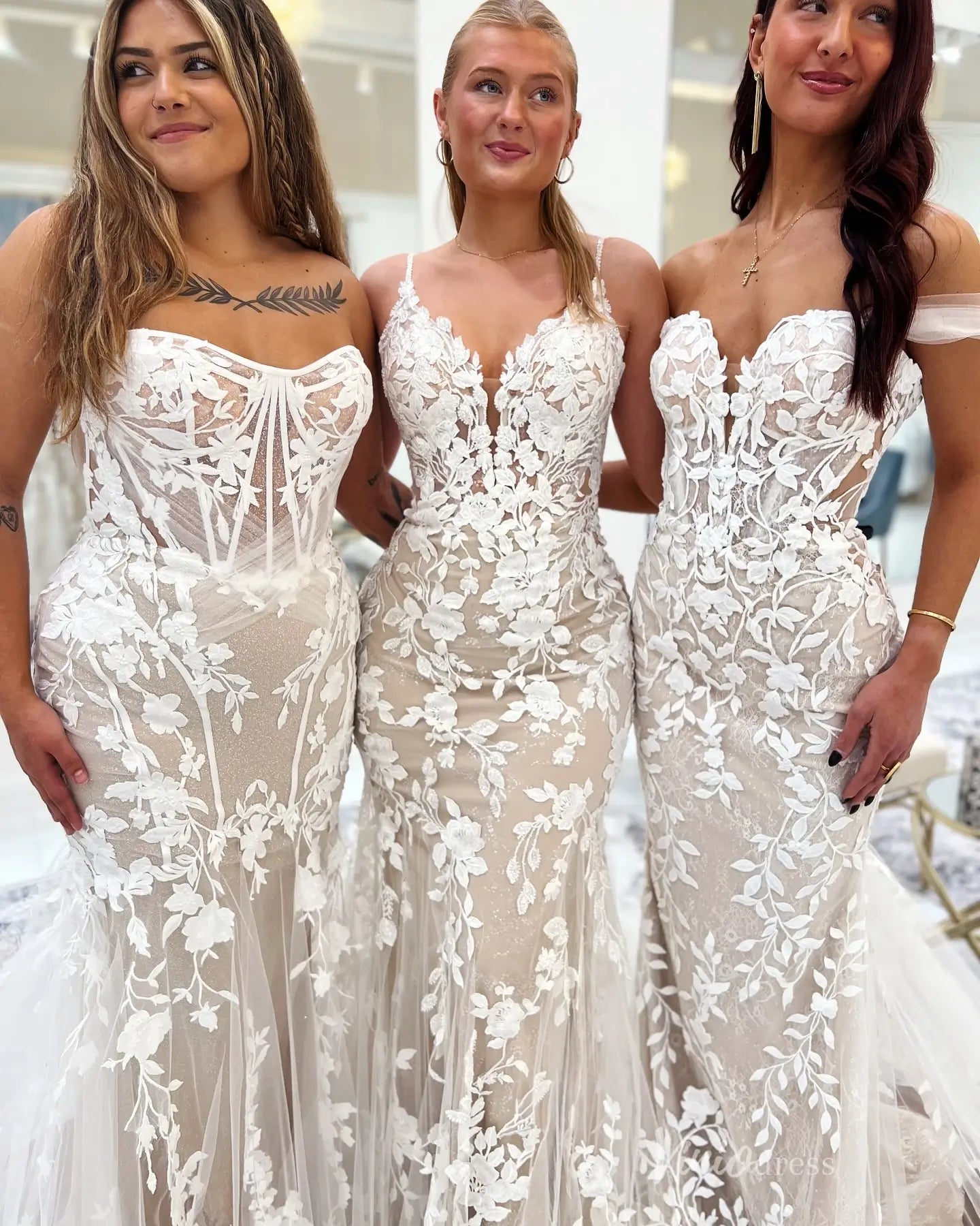 Ethereal 3D Floral Lace Mermaid Wedding Dress with Deep V Neckline, Spaghetti Strap & Sheer Corset Bodice – ML178-wedding dresses 2026-Viniodress-Ivory-Custom Size-