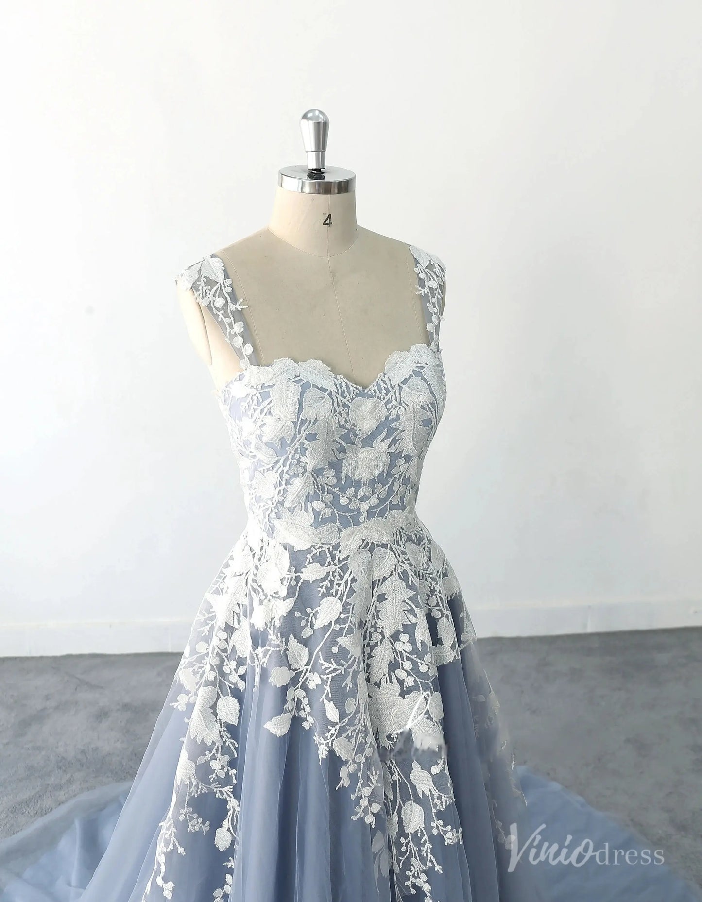 Ethereal Dusty Blue Floral Lace Wedding Dress with Wide Straps, Sweetheart Neckline & Chapel Train – FW233-wedding dresses 2025 -Viniodress-Dusty Blue-Custom Size-