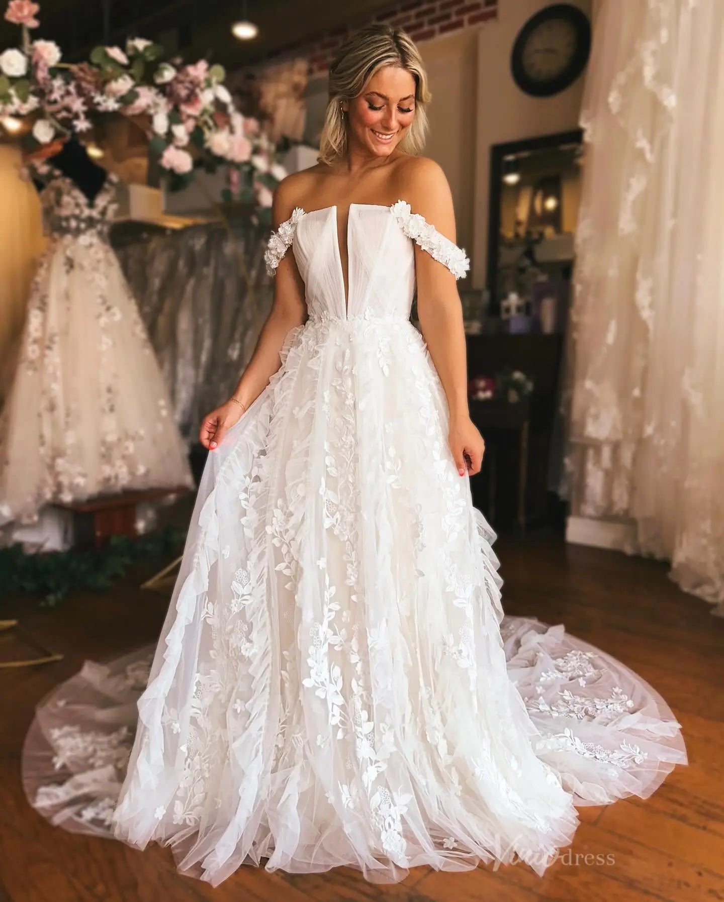 Ethereal Ivory Off-Shoulder Floral Appliqué A-Line Wedding Dress with Removable Sleeves & Chapel Train – LA144-wedding dresses 2025 -Viniodress-Ivory-Custom Size-
