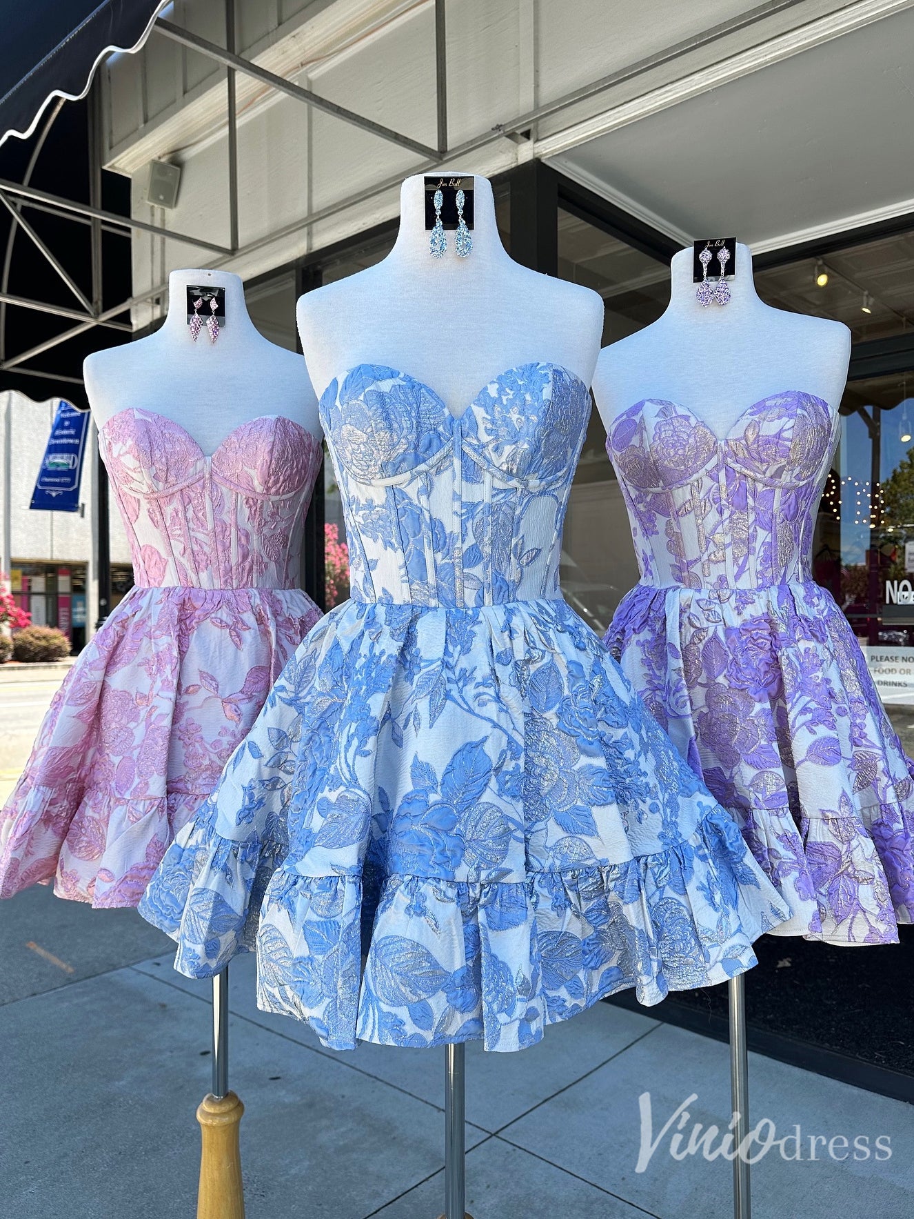 Floral Brocade Strapless Corset Homecoming Dress with Ruffle Hem – Style SD1708-prom dresses 2025 -Viniodress-Custom Colors-Custom Size-