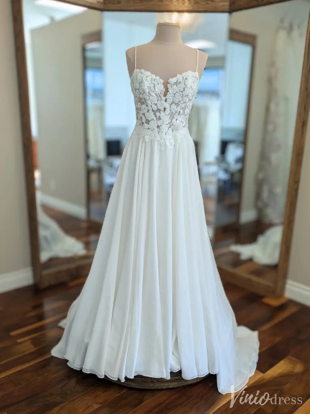 Floral Lace Appliqué Wedding Dress with Illusion Bodice & Chapel Train – VW2532-wedding dresses 2025 -Viniodress-White-Custom Size-