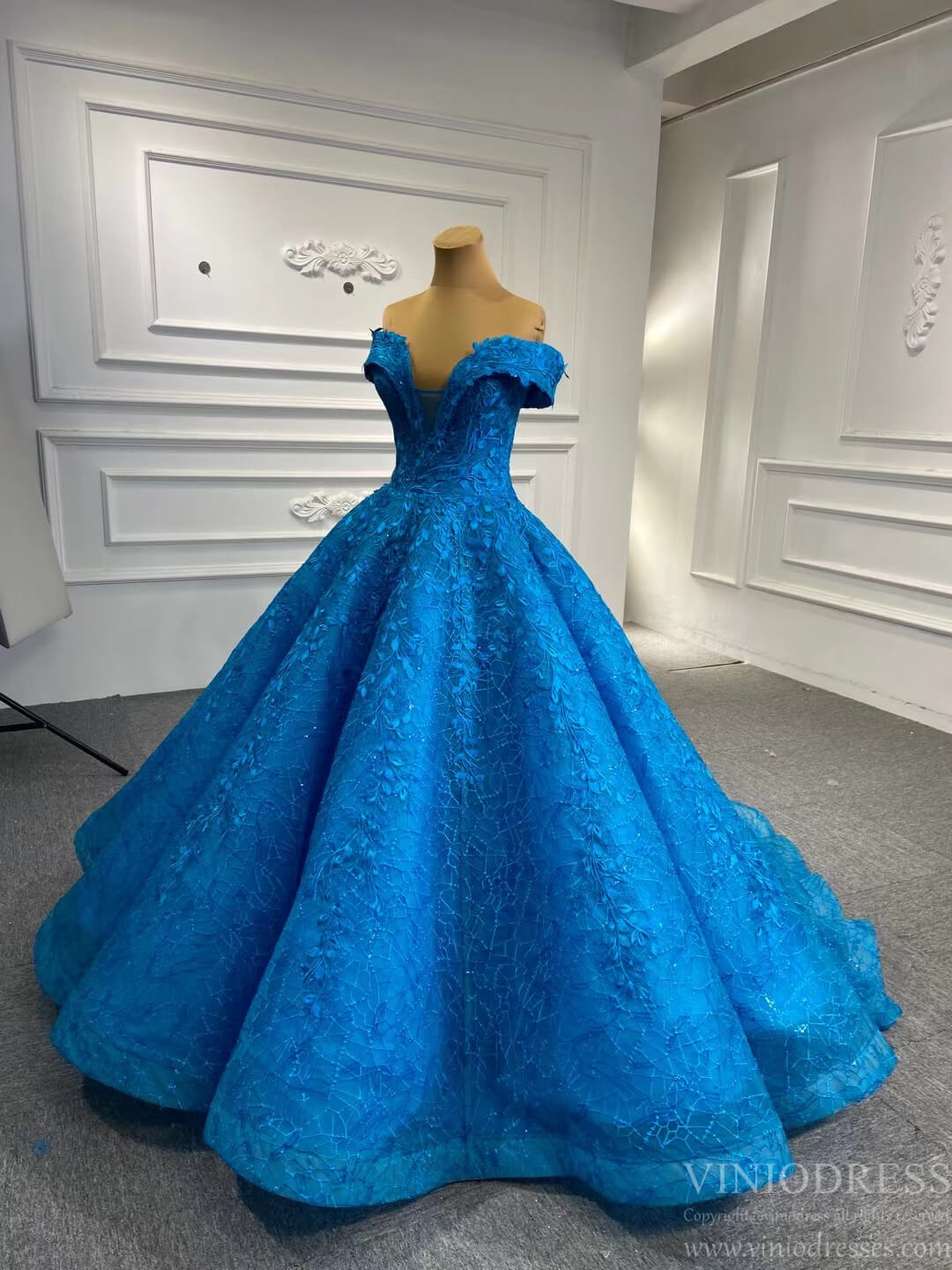 Prom Dress 2025 French Blue Wedding Dress Ball Gown 66601 Plunging V-neck-unique Quinceanera Dresses-Lilac-Custom Size-Viniodress