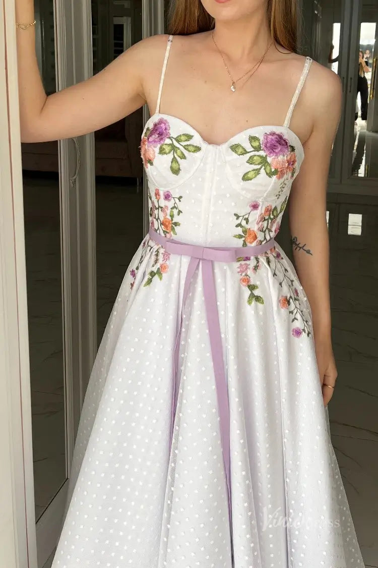 Graceful Floral Embroidered Midi Wedding Dress with Sweetheart Bustier & Dotted Tulle Skirt – FW252-wedding dresses 2025 -Viniodress-White-Custom Size-