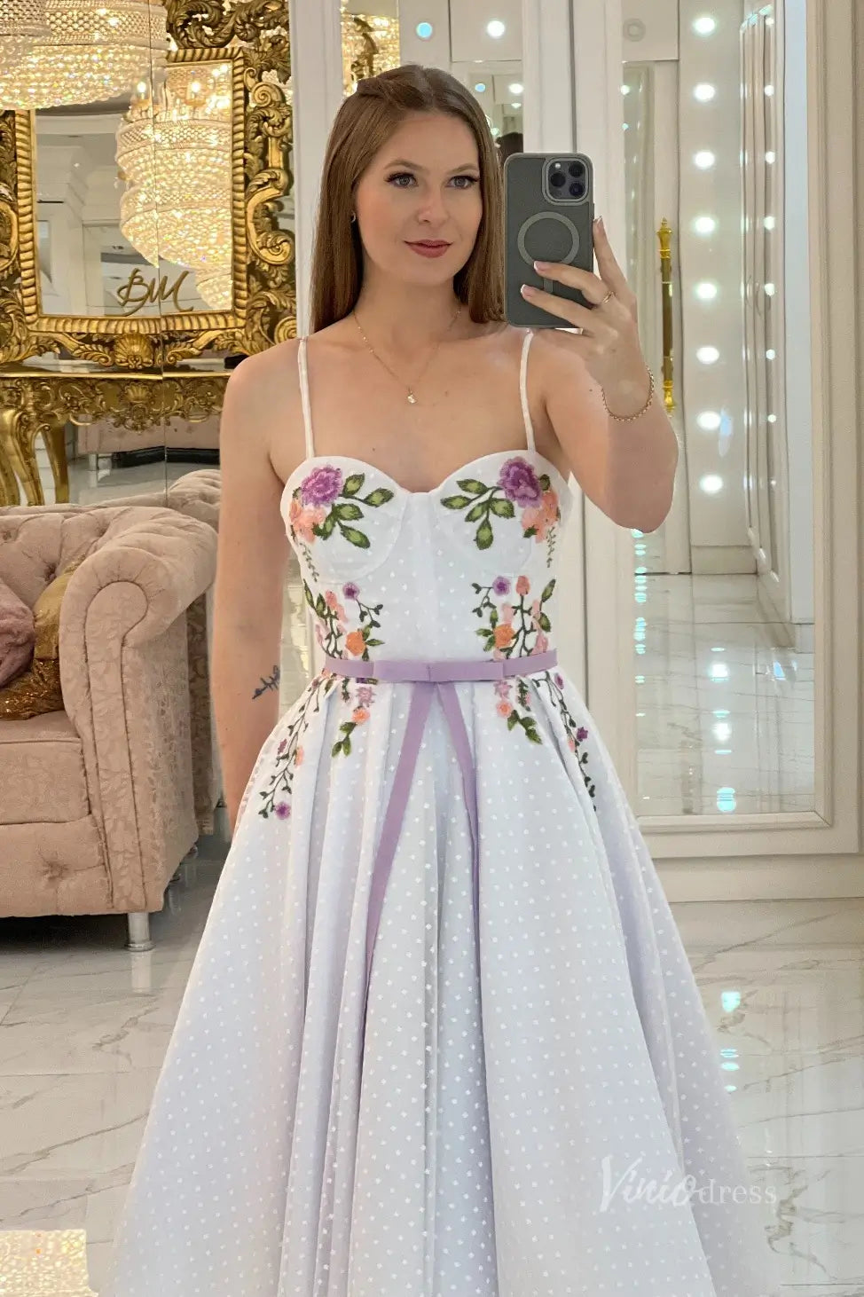 Graceful Floral Embroidered Midi Wedding Dress with Sweetheart Bustier & Dotted Tulle Skirt – FW252-wedding dresses 2025 -Viniodress-White-Custom Size-