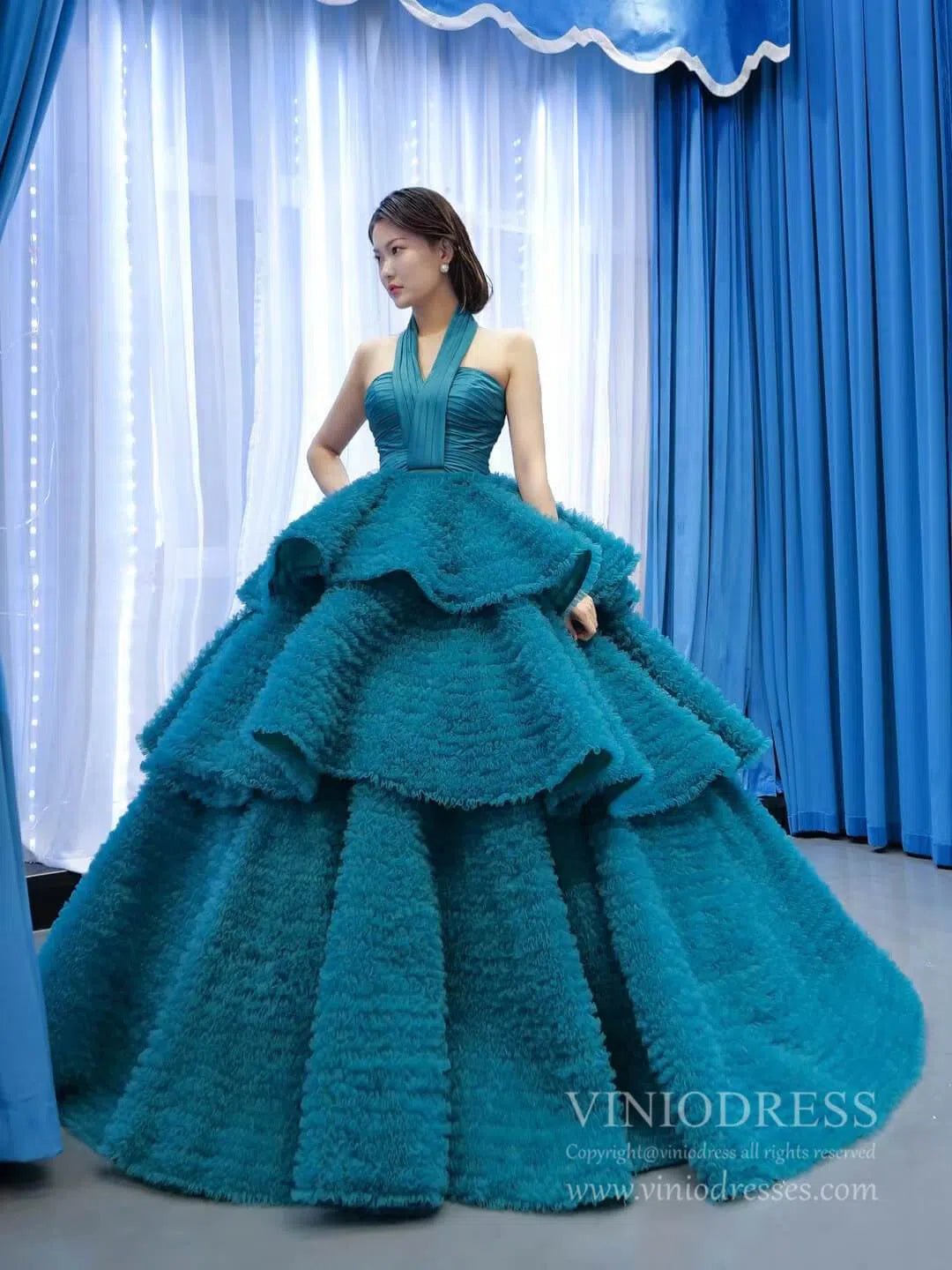 Haute Couture Peacock Blue Quince Dress Halter Ball Gown Prom Dresses   Viniodress