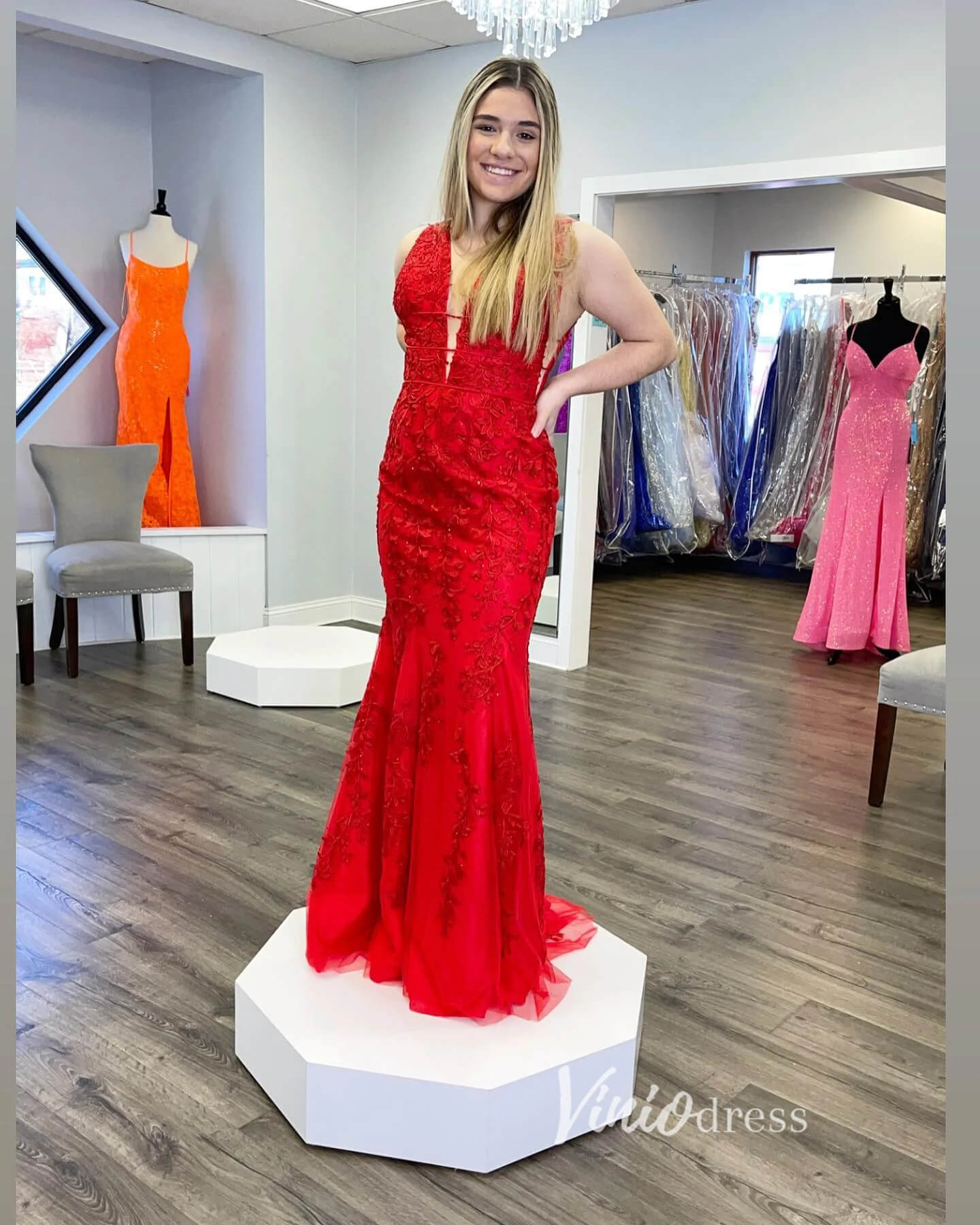 Prom Dress 2025 Hot Pink Lace Appliqued Mermaid Prom Dresses Plunging V-neck FD1250H-unique prom dresses-Red-Custom Size-Viniodress