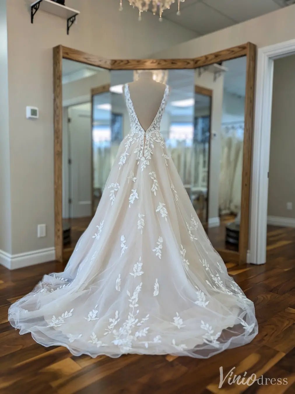 Illusion Leaf Lace A-Line Wedding Dress with Sheer Bodice and V-Back – VW2563-wedding dresses 2025 -Viniodress-Ivory-Custom Size-