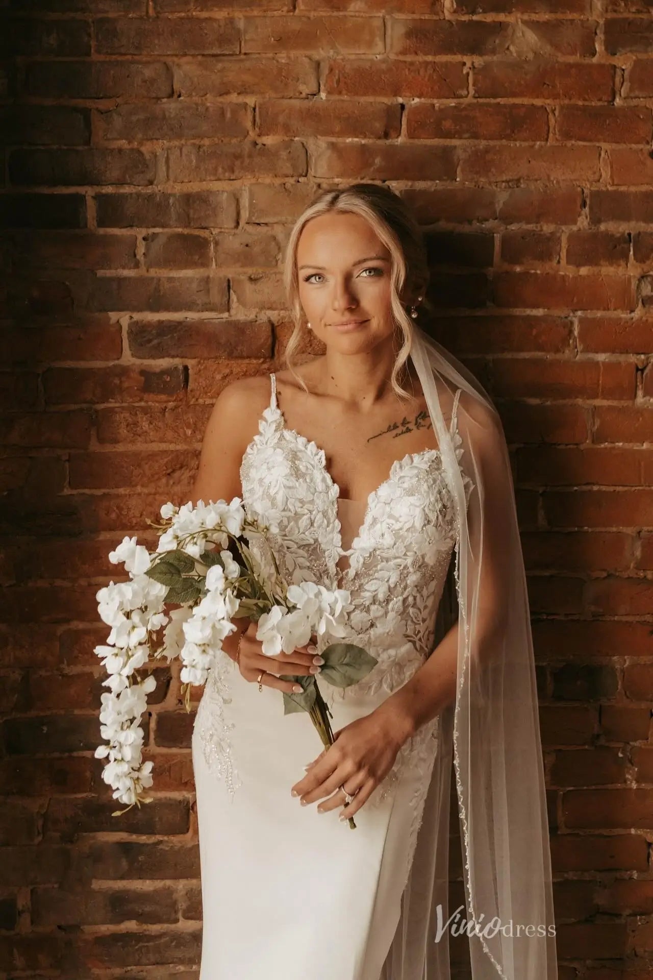 Ivory 3D Floral Appliqué Mermaid Wedding Dress with Deep V Illusion Bodice & Chapel Train – SL002-wedding dresses 2026-Viniodress-Ivory-Custom Size-