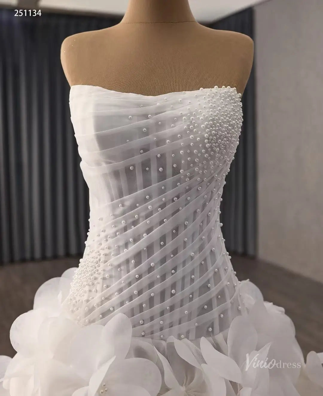 Ivory 3D Floral Wedding Dress with Pearl Corset, Removable Off-Shoulder Sleeves & Sculptural Flower Skirt – 251134-wedding dresses 2026-Viniodress-Ivory-Custom Size – Add Measurements in Cart-