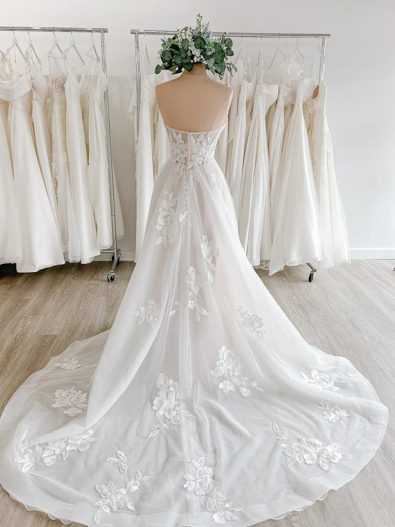 Ivory Floral Appliqué Strapless A-Line Wedding Dress with Sheer Corset Bodice and Chapel Train – LA127-wedding dresses 2025 -Viniodress-Ivory-Custom Size-