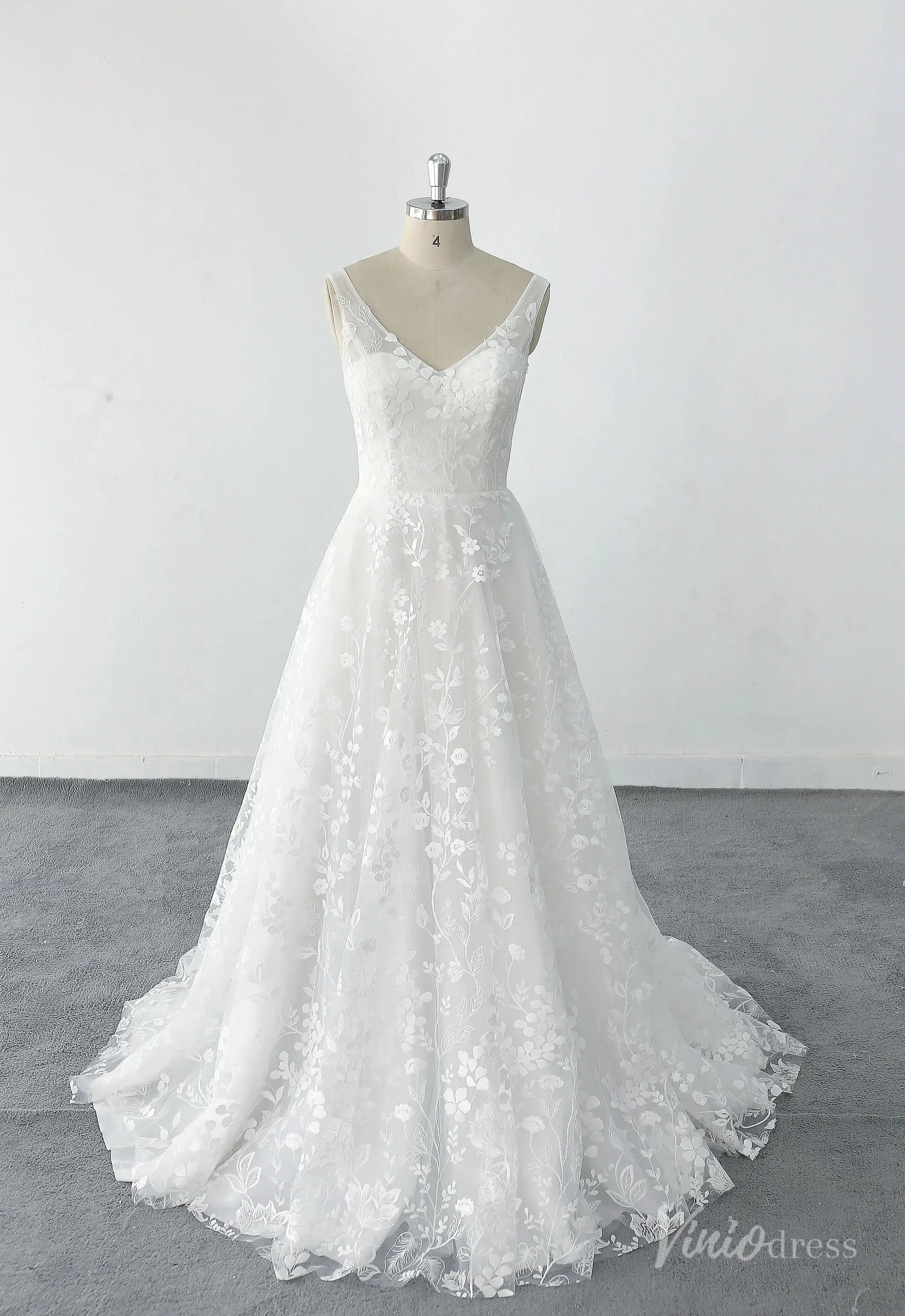 Ivory Floral Lace Wedding Dress with V-Neckline, Illusion Back & Sweep Train – LA141-wedding dresses 2025 -Viniodress-Ivory-Custom Size-