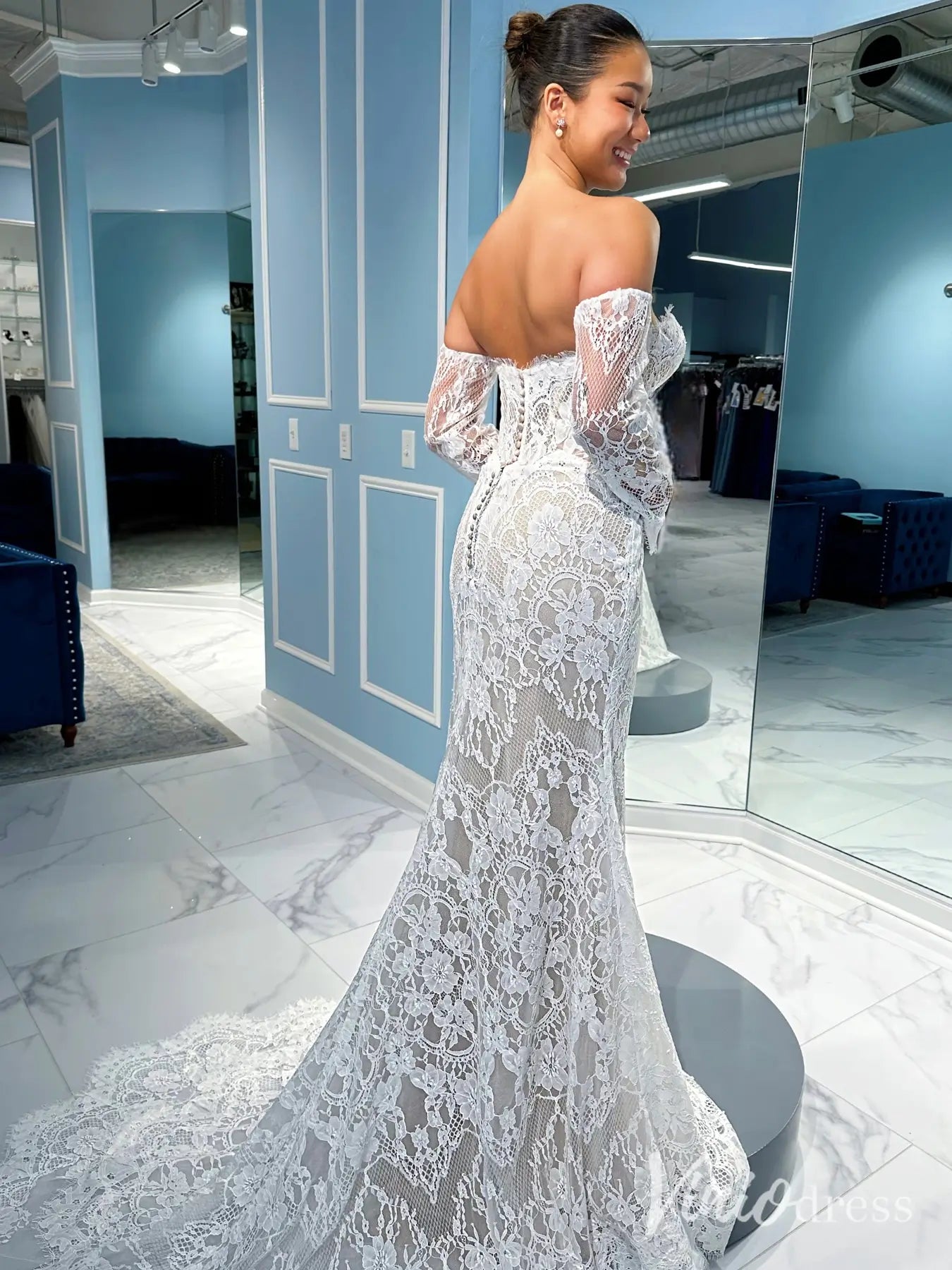 Ivory French Lace Boho Mermaid Wedding Dress | Removable Sheer Sleeves, Basque Waist & Layered Lace Train – BH105-wedding dresses 2025 -Viniodress-Beige-Custom Size-