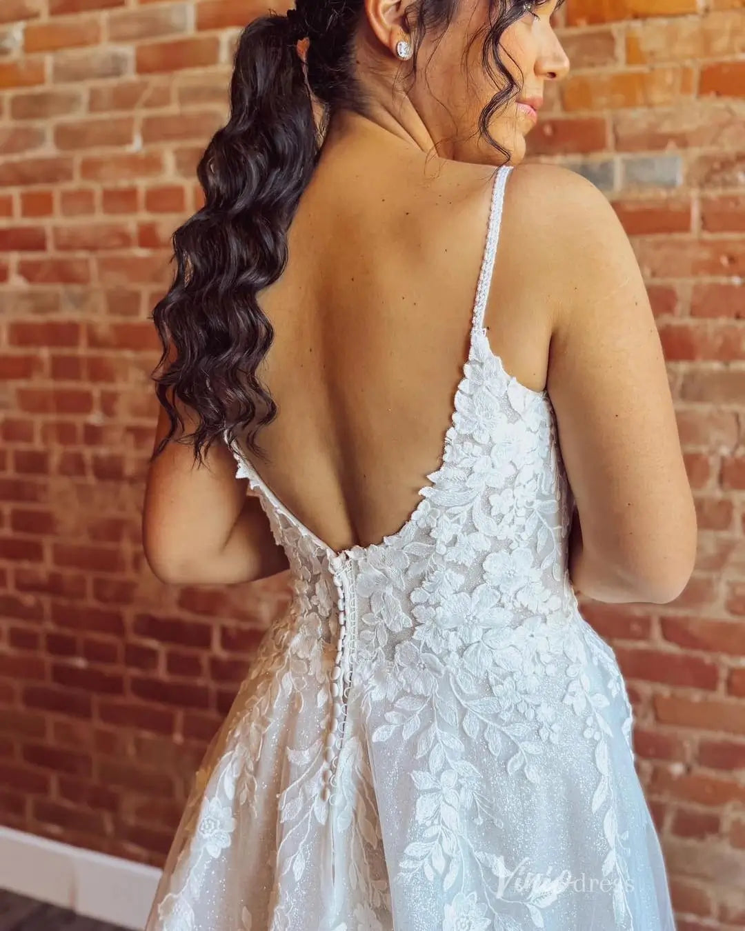 Ivory Glitter Tulle A-Line Wedding Dress with Floral Appliqué Bodice, Spaghetti Straps & Chapel Train – LA161-wedding dresses 2026-Viniodress-Ivory-Custom Size-