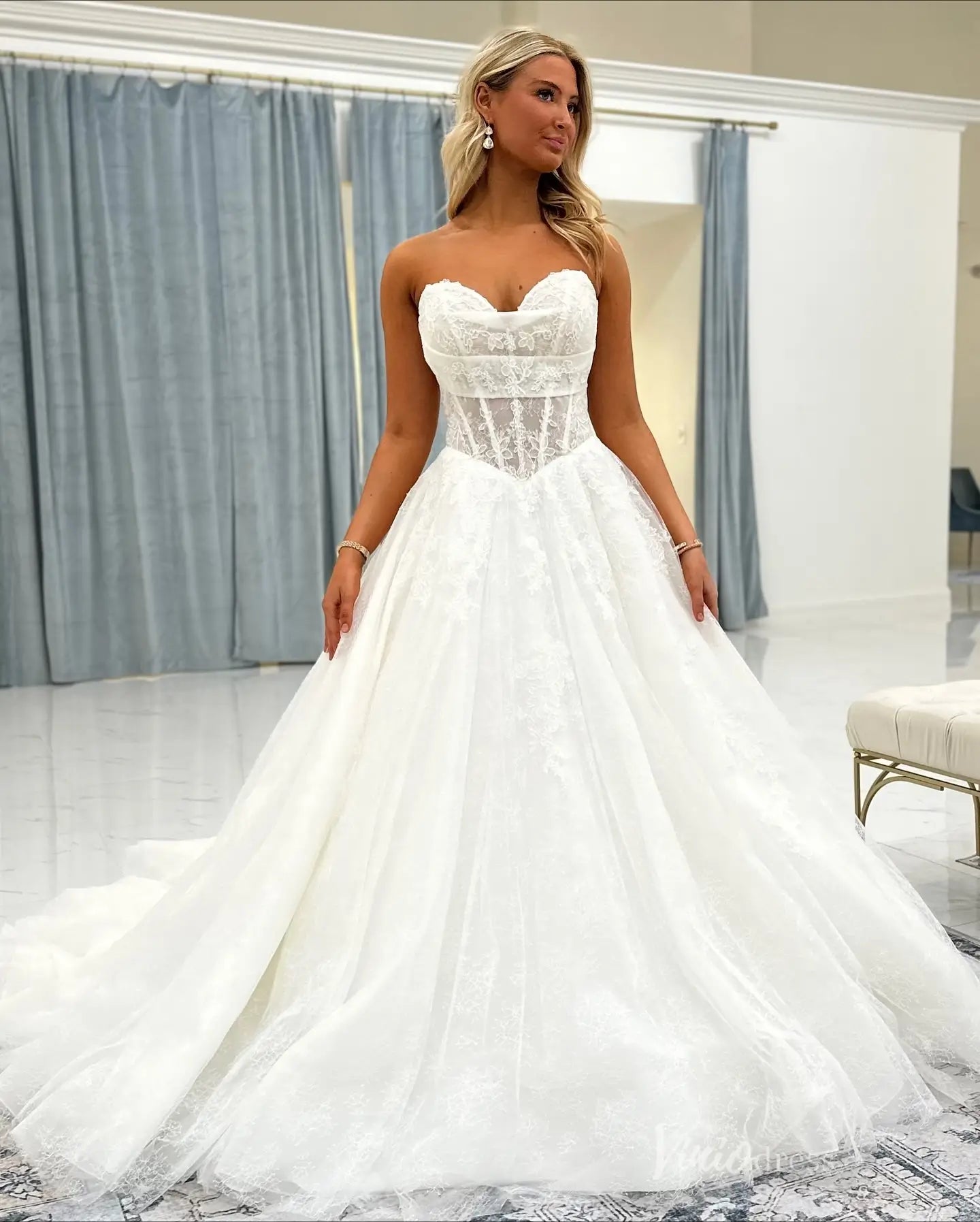 Ivory Lace A-Line Wedding Dress with Sweetheart Corset Bodice & Basque Waistline – LC113