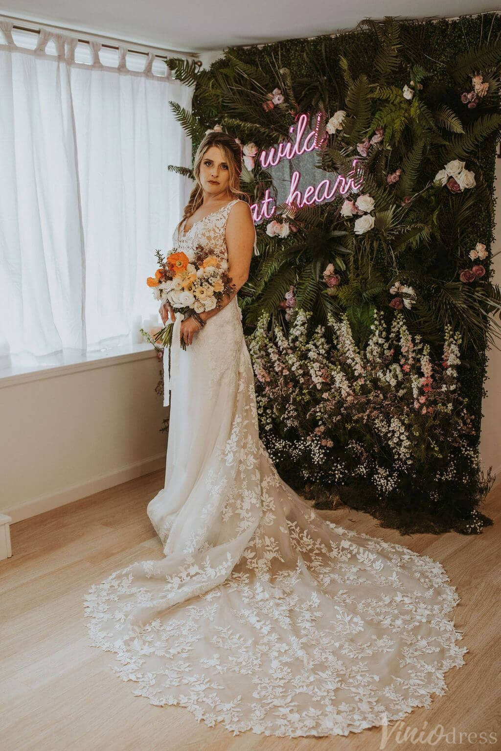 Ivory Lace Applique Bohemian Wedding Dresses V-Neck Boho Bridal Gown AW1035-wedding dresses 2025 -Viniodress-Ivory-Custom Size-