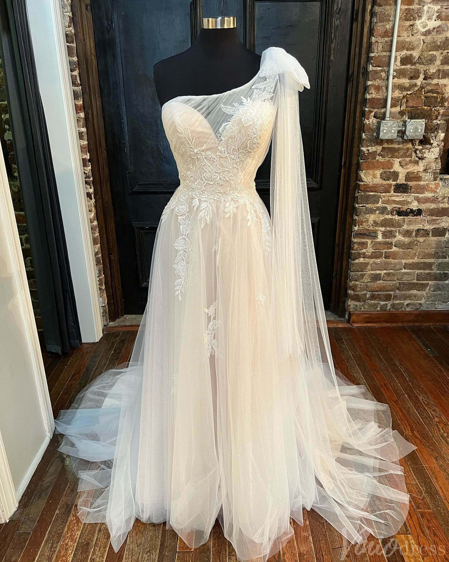 Ivory Lace Applique One Shoulder Wedding Dresses Sweetheart Bridal Gown VW2159-wedding dresses-Viniodress