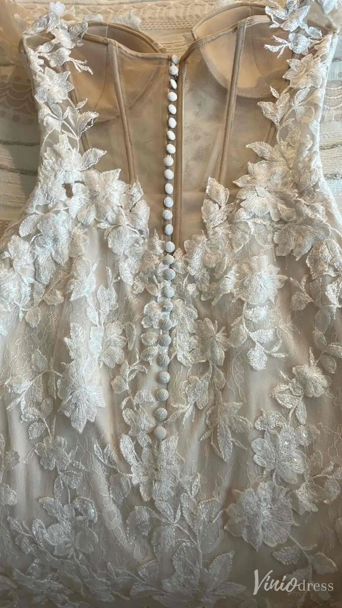 Ivory Lace Boho Wedding Dress with Sheer Long Sleeve, Sweetheart Neckline & Chapel Train – VW2500-wedding dresses 2025 -Viniodress-Ivory-Custom Size-