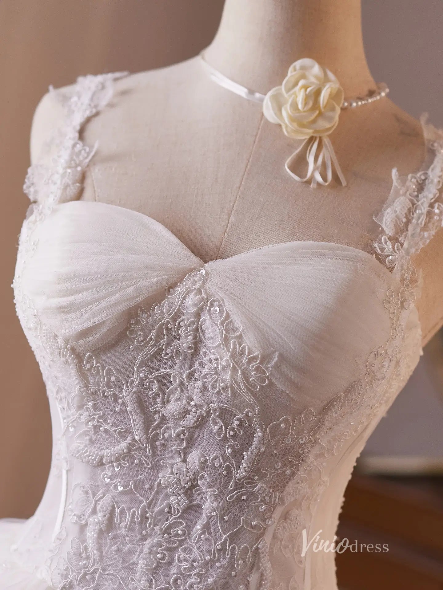 Ivory Lace Homecoming Dress with Sweetheart Neckline, Beaded Details & Lace Straps – BJ094-prom dresses 2025 -Viniodress-Ivory-Custom Size-