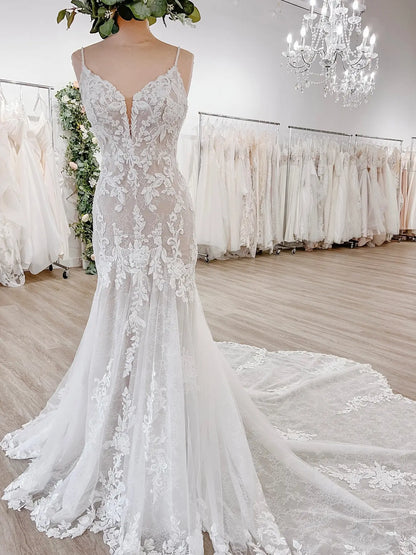 Ivory Lace Mermaid Wedding Dress with Plunging Illusion Neckline, Low Back, and Cathedral Train – ML148-wedding dresses 2025 -Viniodress-Ivory-Custom Size-