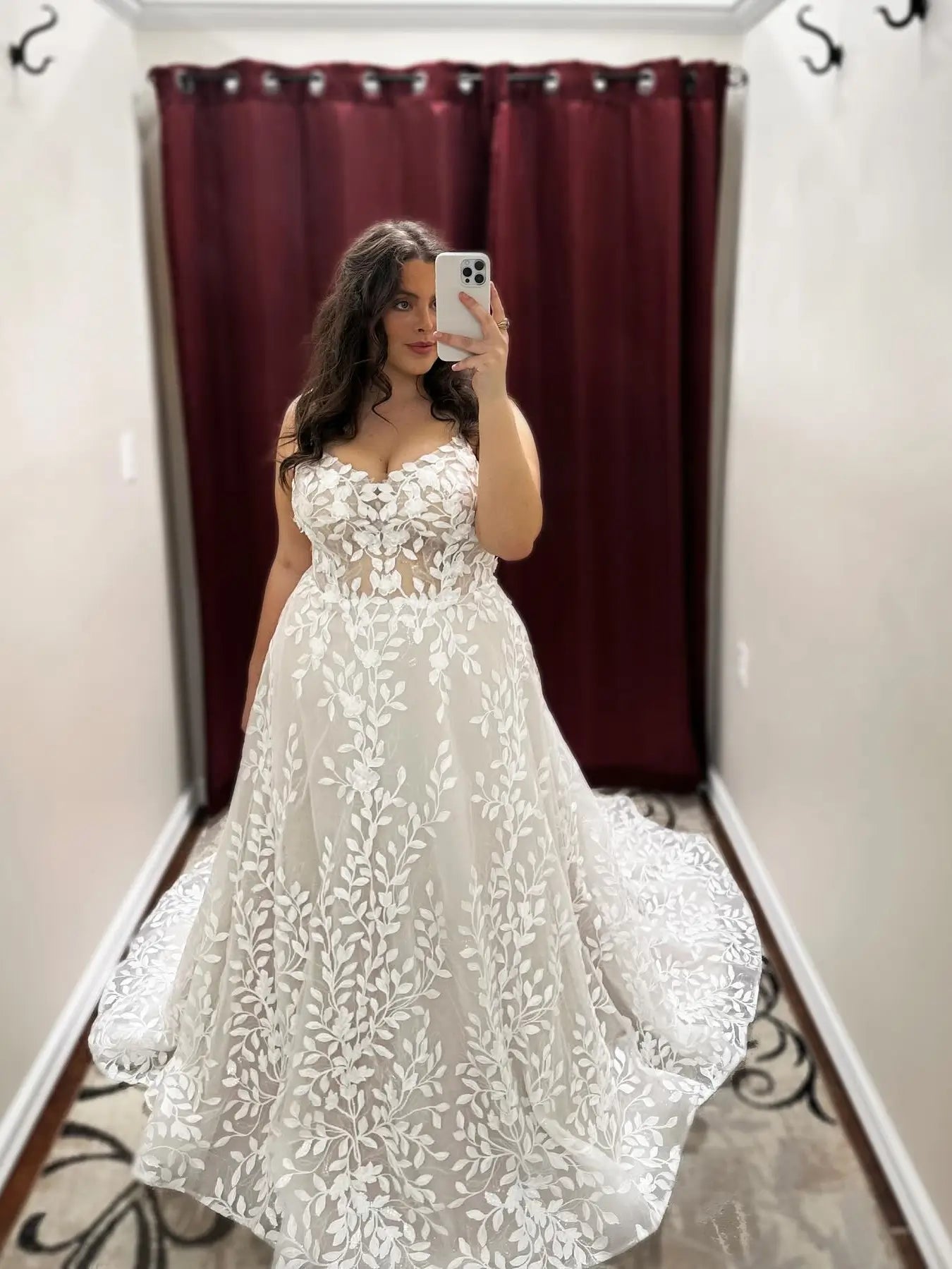 Ivory Leaf Lace A-Line Wedding Dress with Sheer Bodice, Off-Shoulder Straps, Chapel Train – LA125-wedding dresses 2025 -Viniodress-Ivory-Custom Size-