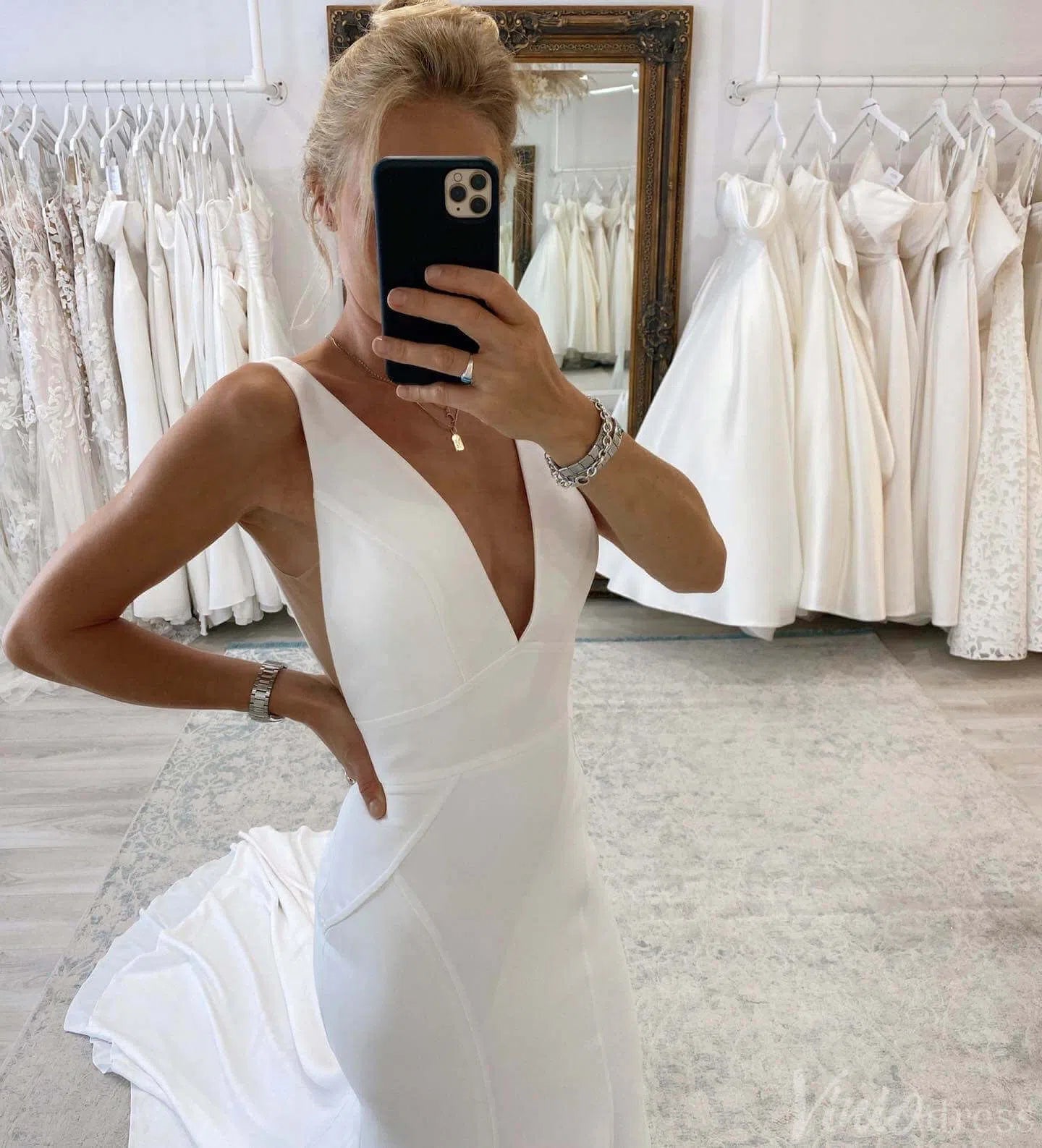 Ivory Mermaid V-Neck Outdoor Wedding Dresses Chapel Train Country Bridal Gown AW1011-wedding dresses-Viniodress