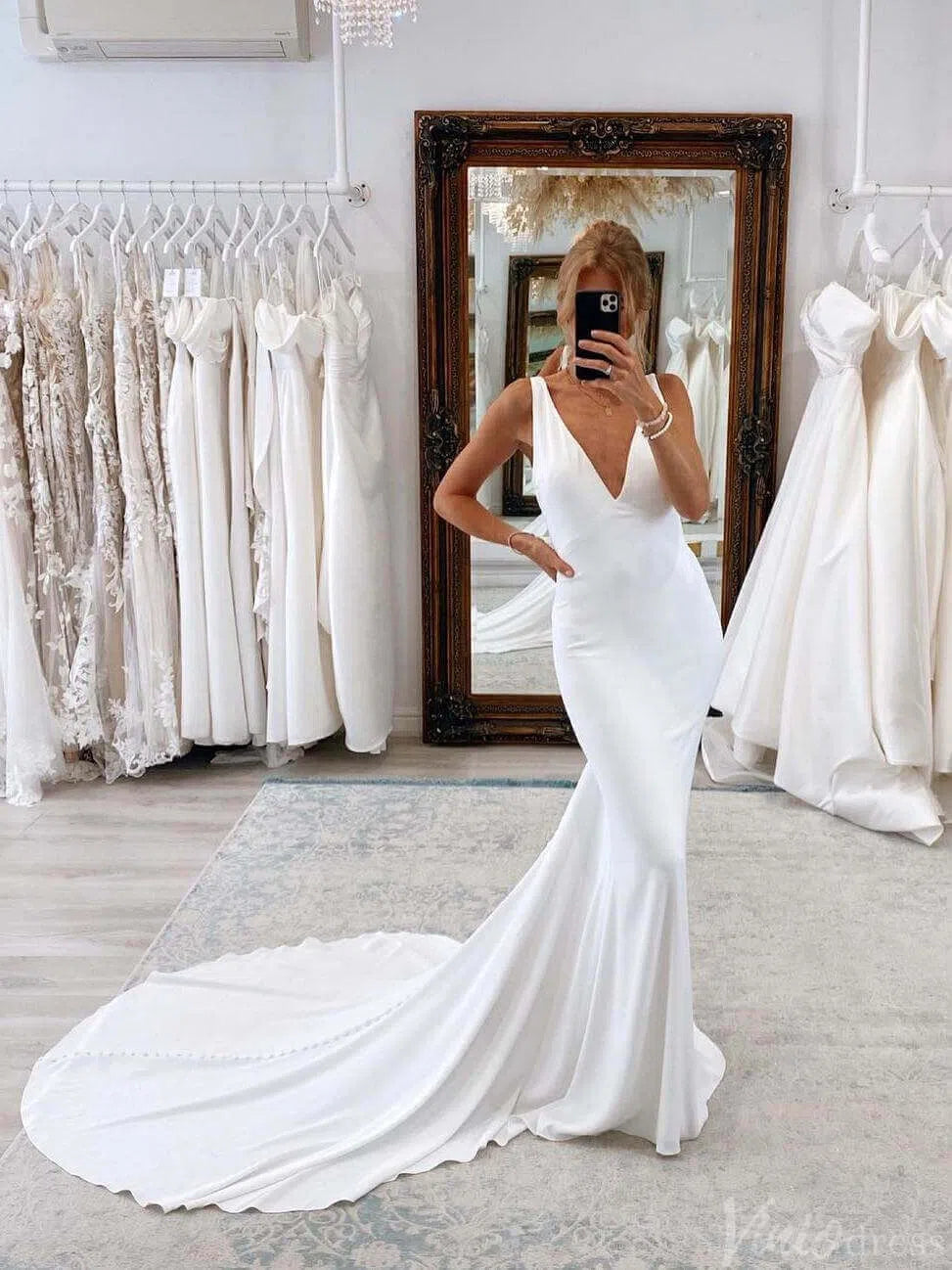 Ivory Mermaid V-Neck Wedding Dresses Satin Chapel Train Bridal Gown AW1003-wedding dresses-Viniodress