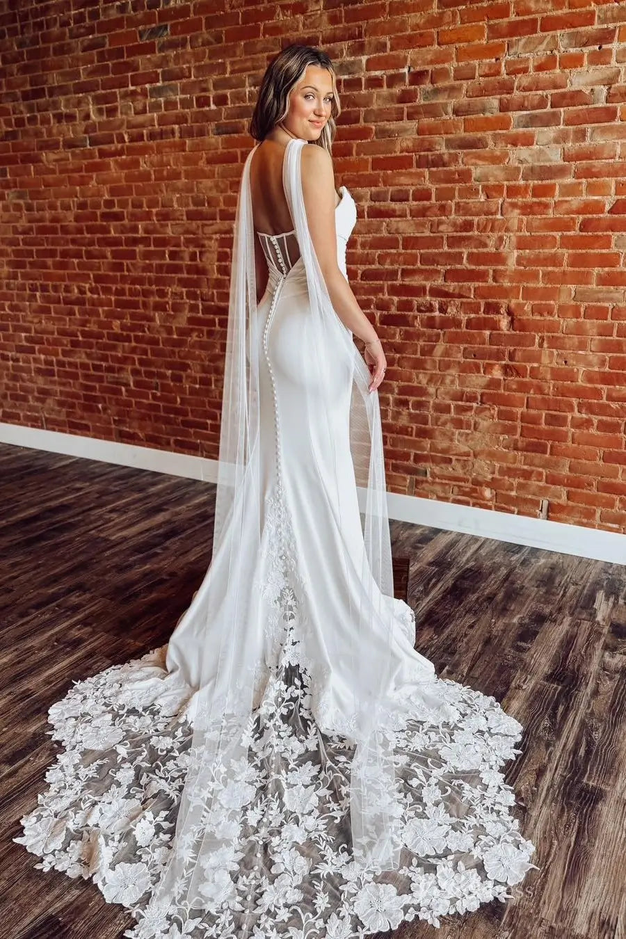 Ivory Ruched Satin Mermaid Wedding Dress with Sweetheart Neckline, Low Back & Lace Cathedral Train – SL014-wedding dresses 2026-Viniodress-Ivory-Custom Size-