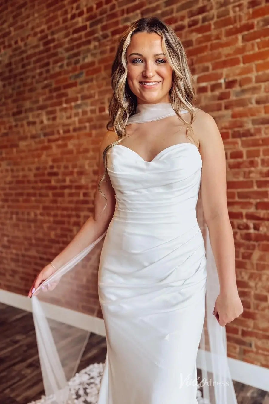 Ivory Ruched Satin Mermaid Wedding Dress with Sweetheart Neckline, Low Back & Lace Cathedral Train – SL014-wedding dresses 2026-Viniodress-Ivory-Custom Size-