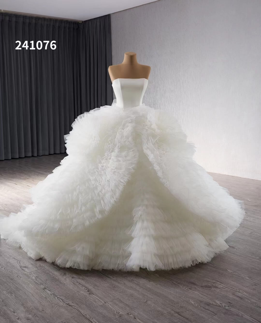 Ivory Ruffled Overskirt Wedding Gowns Strapless Quinceanera Dress 241076-Quinceanera Dresses-Viniodress-Viniodress