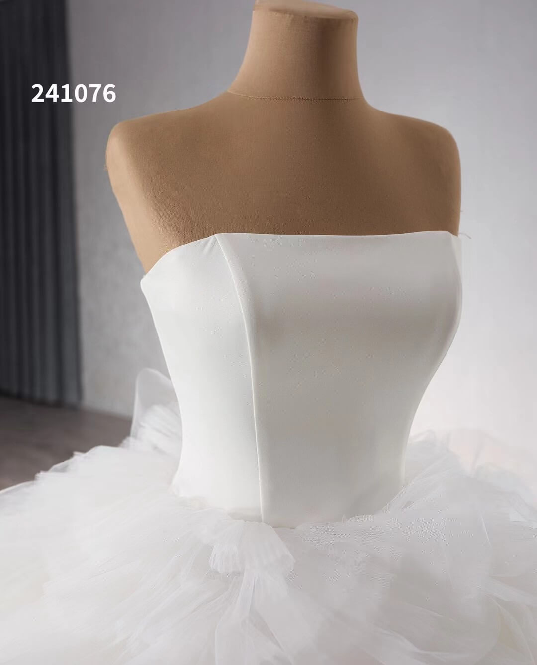 Ivory Ruffled Overskirt Wedding Gowns Strapless Quinceanera Dress 241076-Quinceanera Dresses-Viniodress-Viniodress