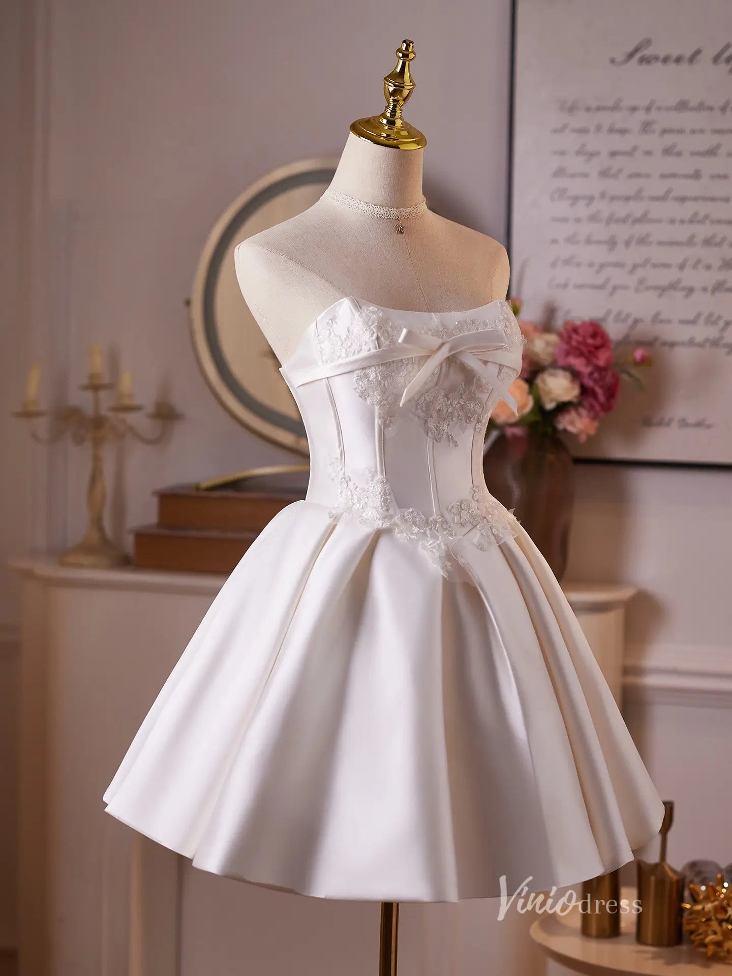 Ivory Satin Homecoming Dress with Lace Appliqué Bodice, Bow Bust & Pleated Mini Skirt – BJ095-prom dresses 2025 -Viniodress-Ivory-Custom Size-