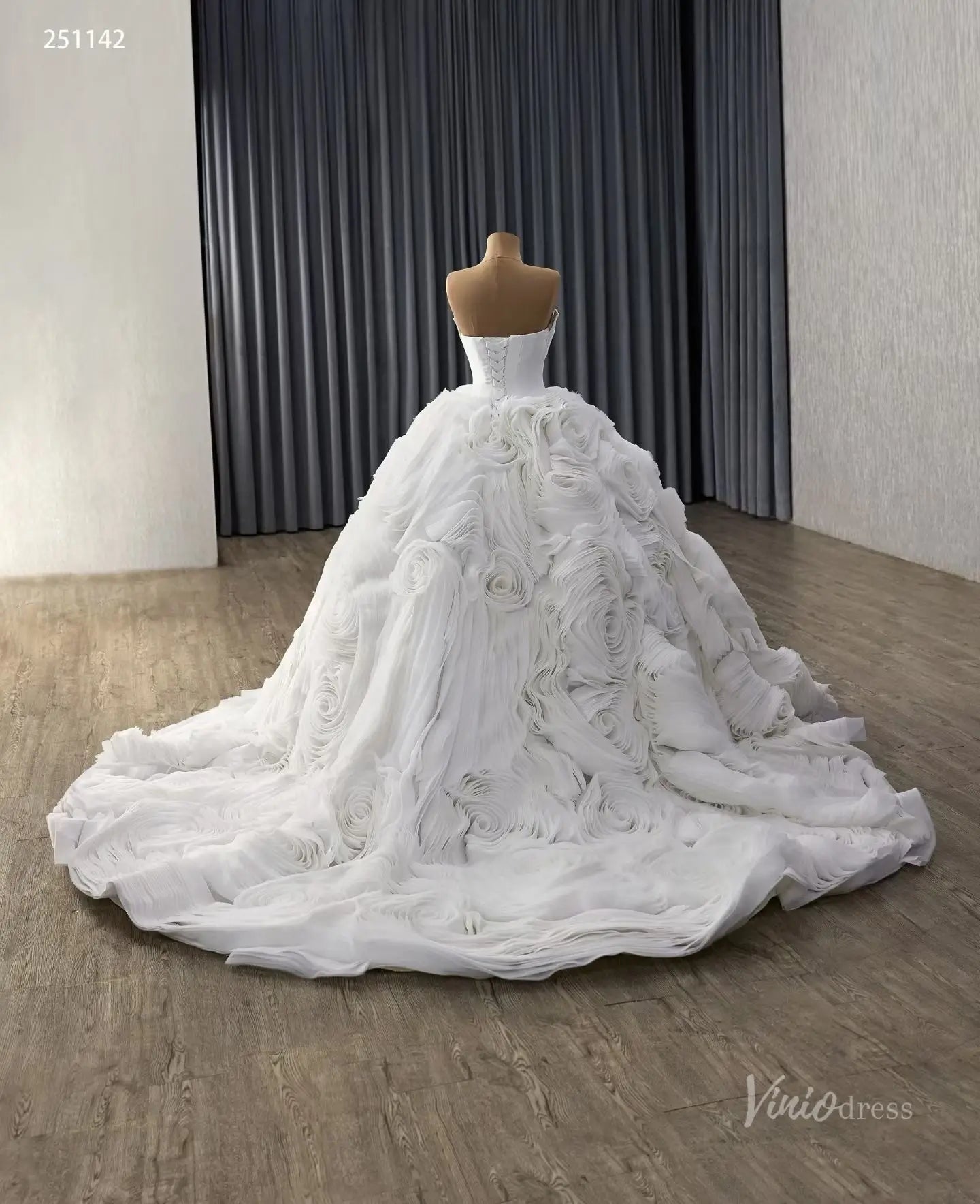 Ivory Sculptural Rosette Wedding Gown with Crystal Bow Bodice & Dramatic Ruffle Skirt – 251142-wedding dresses 2026-Viniodress-Ivory-Custom Size – Add Measurements in Cart-