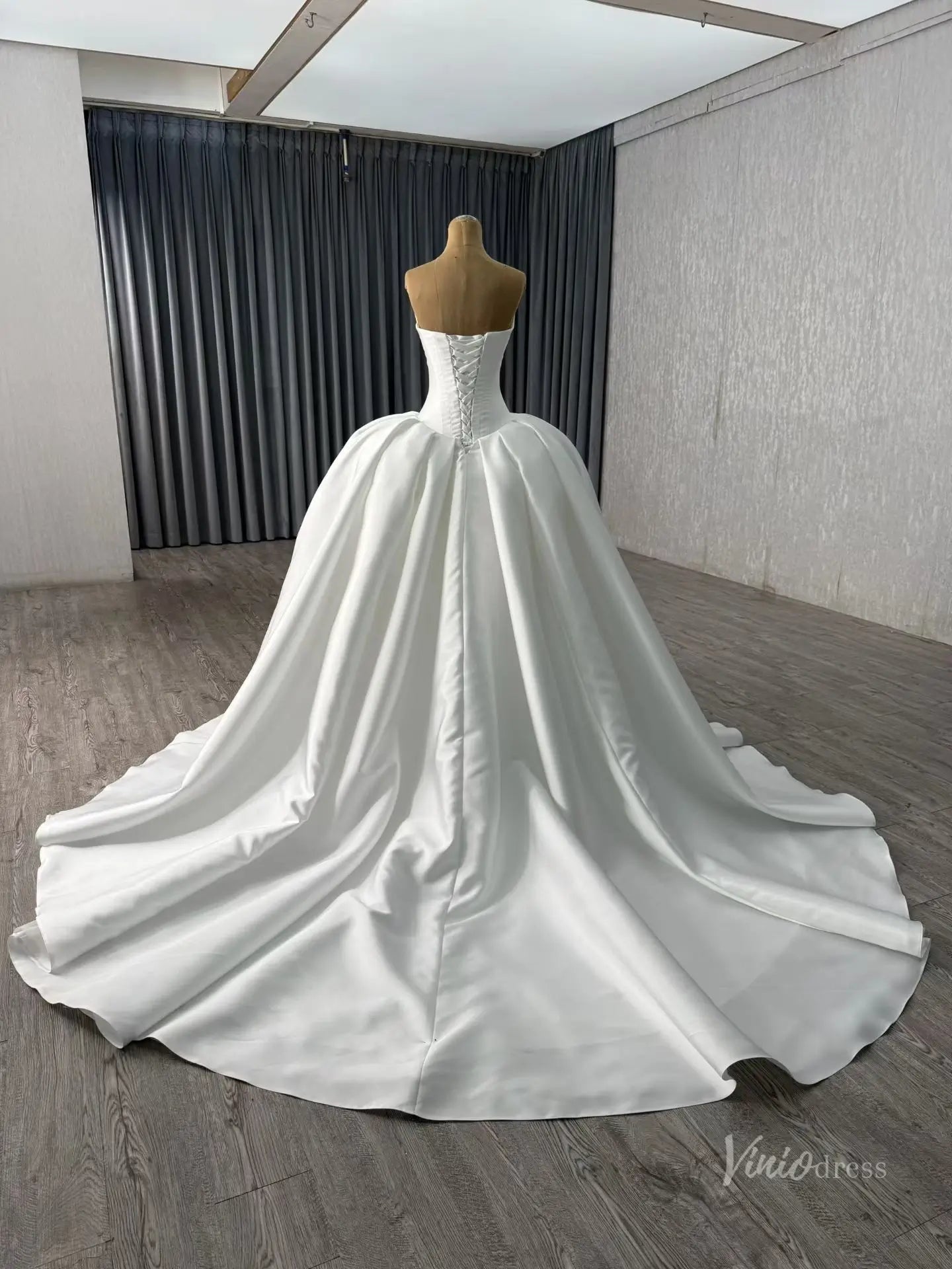 Ivory Strapless Satin Ball Gown Wedding Dress with Sweetheart Neckline & Basque Waist – 261005-wedding dresses 2026-Viniodress-Ivory-Custom Size – Add Measurements in Cart-
