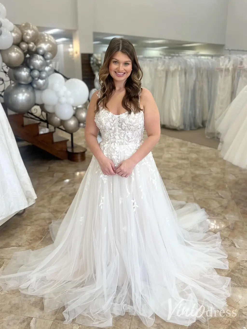 Lace Appliqué Wedding Dress with Spaghetti Straps, Backless Design, and Chapel Train – LA103-wedding dresses 2025 -Viniodress-Ivory-Custom Size-