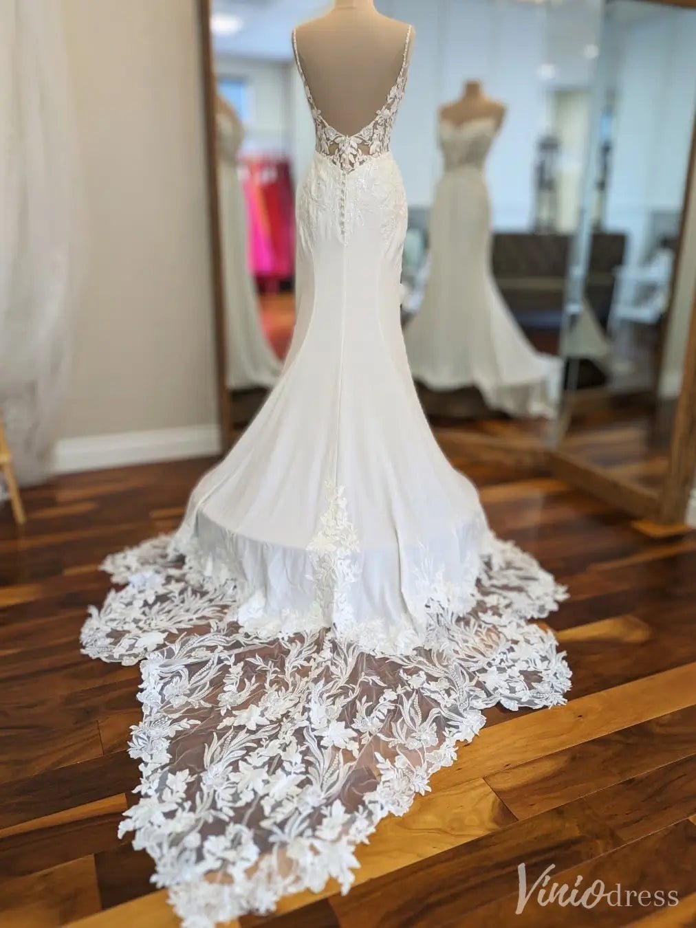 Lace Appliqued Crepe Mermaid Wedding Dress with Plunging Neckline and Asymmetric Lace Train – VW2543-wedding dresses 2025 -Viniodress-Ivory-Custom Size-
